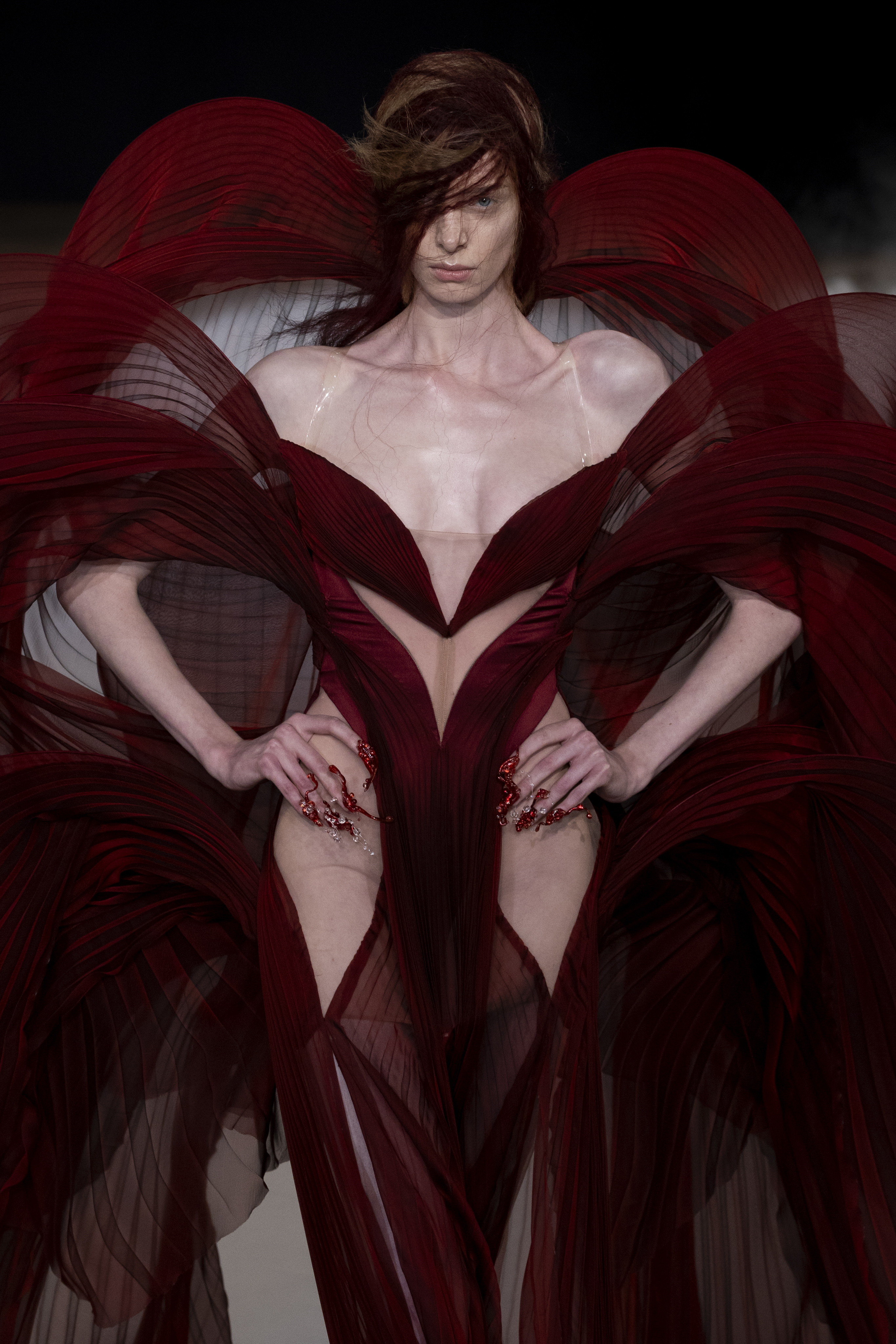 Iris van Herpen Haute Couture 2027: turning plasma into poetry Vanity Teen 虚荣青年 Iris van Herpen Haute Couture 2027: turning plasma into poetry Iris van Herpen Haute Couture 2027: turning plasma into poetry Vanity Teen 虚荣青年