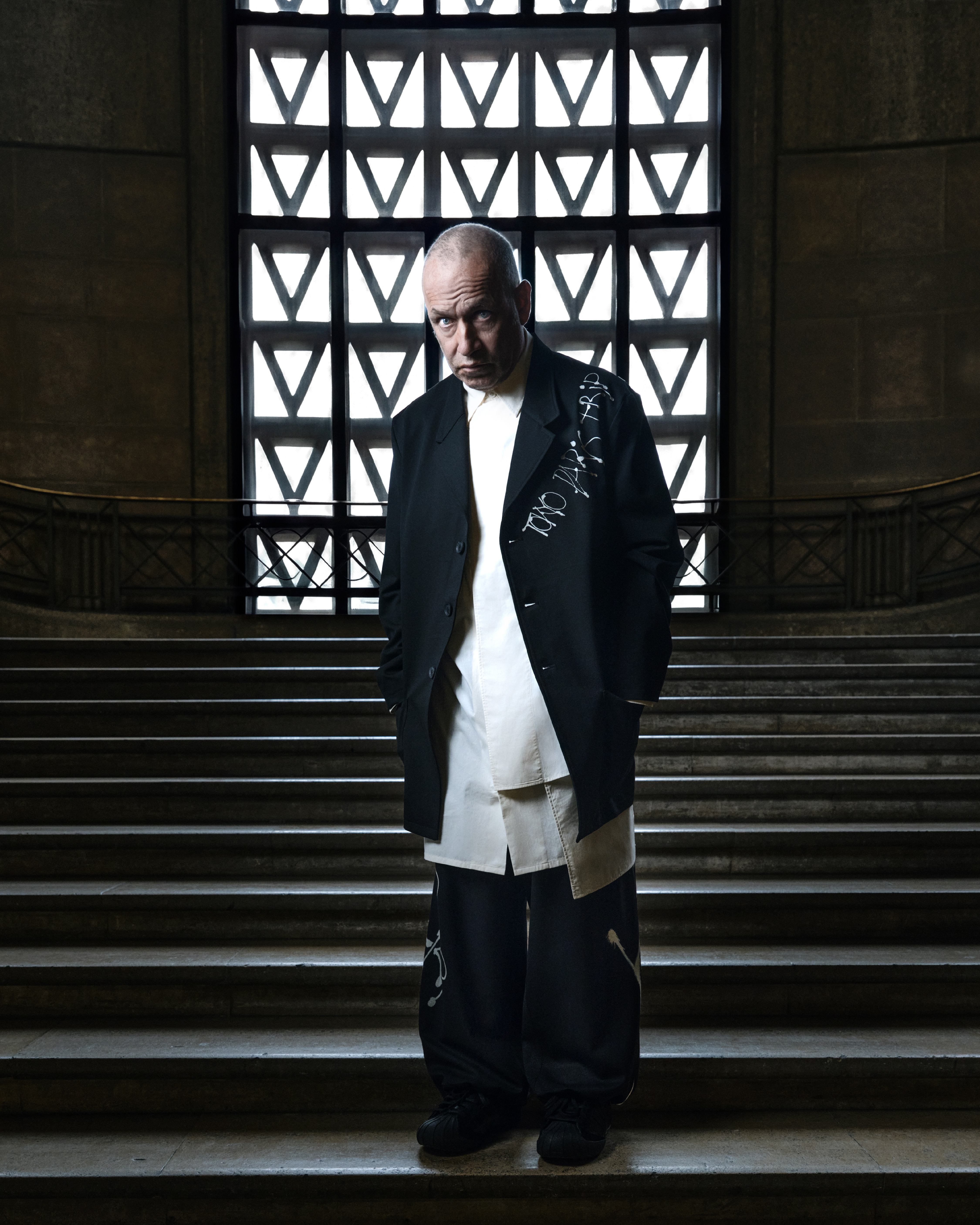 Mark Gonzales Doesn’t Model Y-3. He Becomes It. Vanity Teen 虚荣青年 Mark Gonzales Doesn’t Model Y-3. He Becomes It. Mark Gonzales Doesn’t Model Y-3. He Becomes It. Vanity Teen 虚荣青年