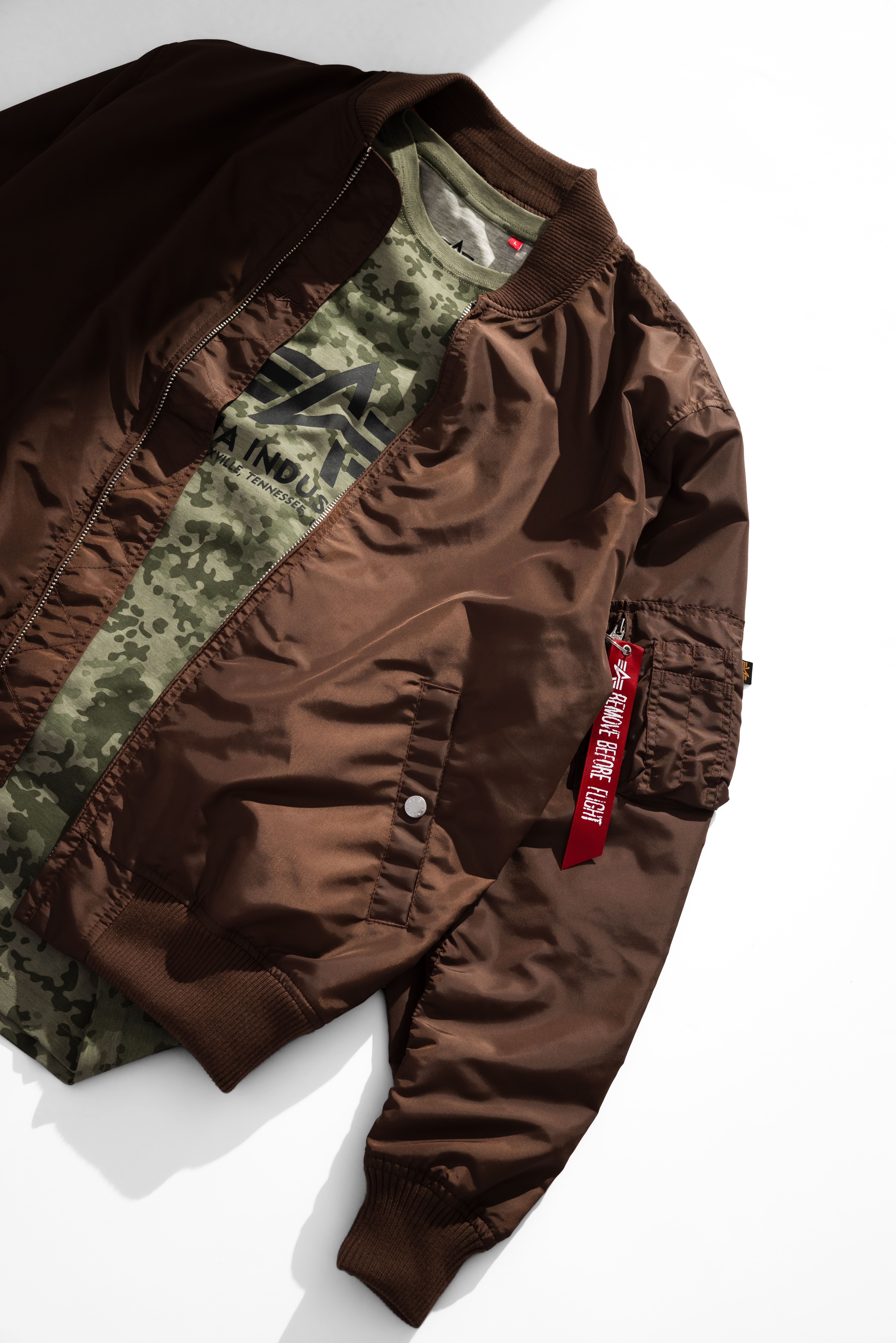 Alpha Industries Keeps Summer Alive After Dark With The Summer Nights Edit Vanity Teen 虚荣青年 Alpha Industries Keeps Summer Alive After Dark With The Summer Nights Edit Alpha Industries Keeps Summer Alive After Dark With The Summer Nights Edit Vanity Teen 虚荣青年