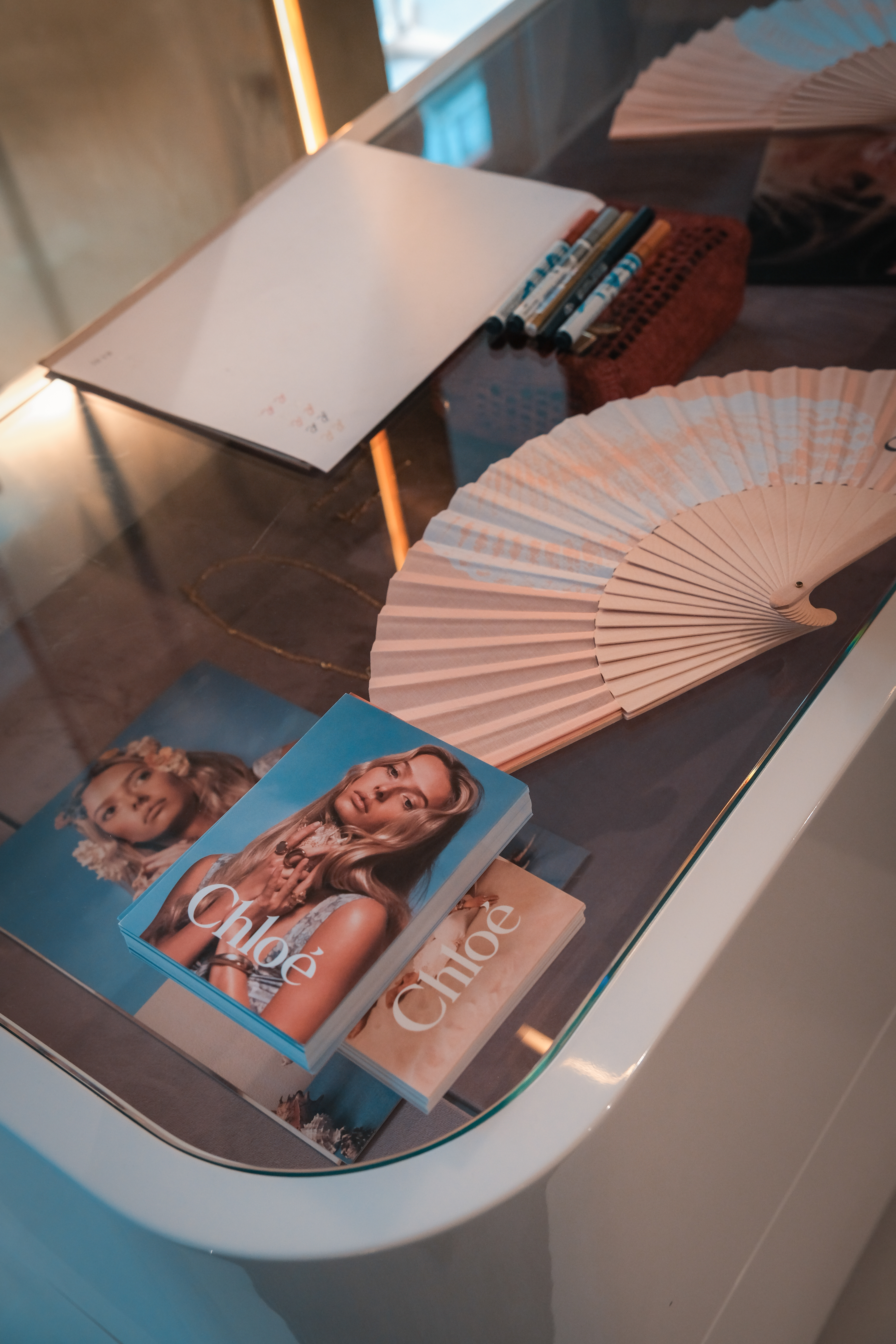 Where Luxury Finds Its Soul: Nugnes and Chloé Reimagine the Retail Experience Vanity Teen 虚荣青年 Where Luxury Finds Its Soul: Nugnes and Chloé Reimagine the Retail Experience Where Luxury Finds Its Soul: Nugnes and Chloé Reimagine the Retail Experience Vanity Teen 虚荣青年