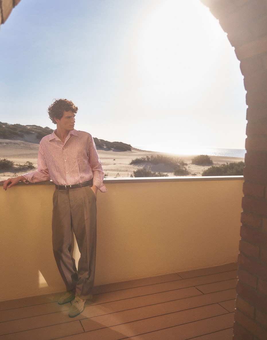 Doucal’s Spring/Summer 2026 Turns Italy’s Desert Landscapes Into the Season’s Quietest Luxury Doucal’s Spring/Summer 2026 Turns Italy’s Desert Landscapes Into the Season’s Quietest Luxury Vanity Teen 虚荣青年