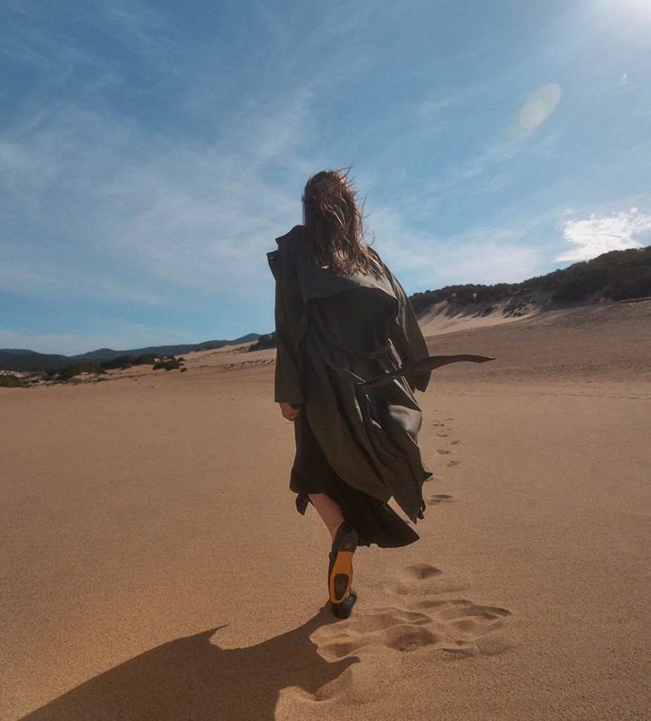 Doucal’s Spring/Summer 2026 Turns Italy’s Desert Landscapes Into the Season’s Quietest Luxury Doucal’s Spring/Summer 2026 Turns Italy’s Desert Landscapes Into the Season’s Quietest Luxury Vanity Teen 虚荣青年