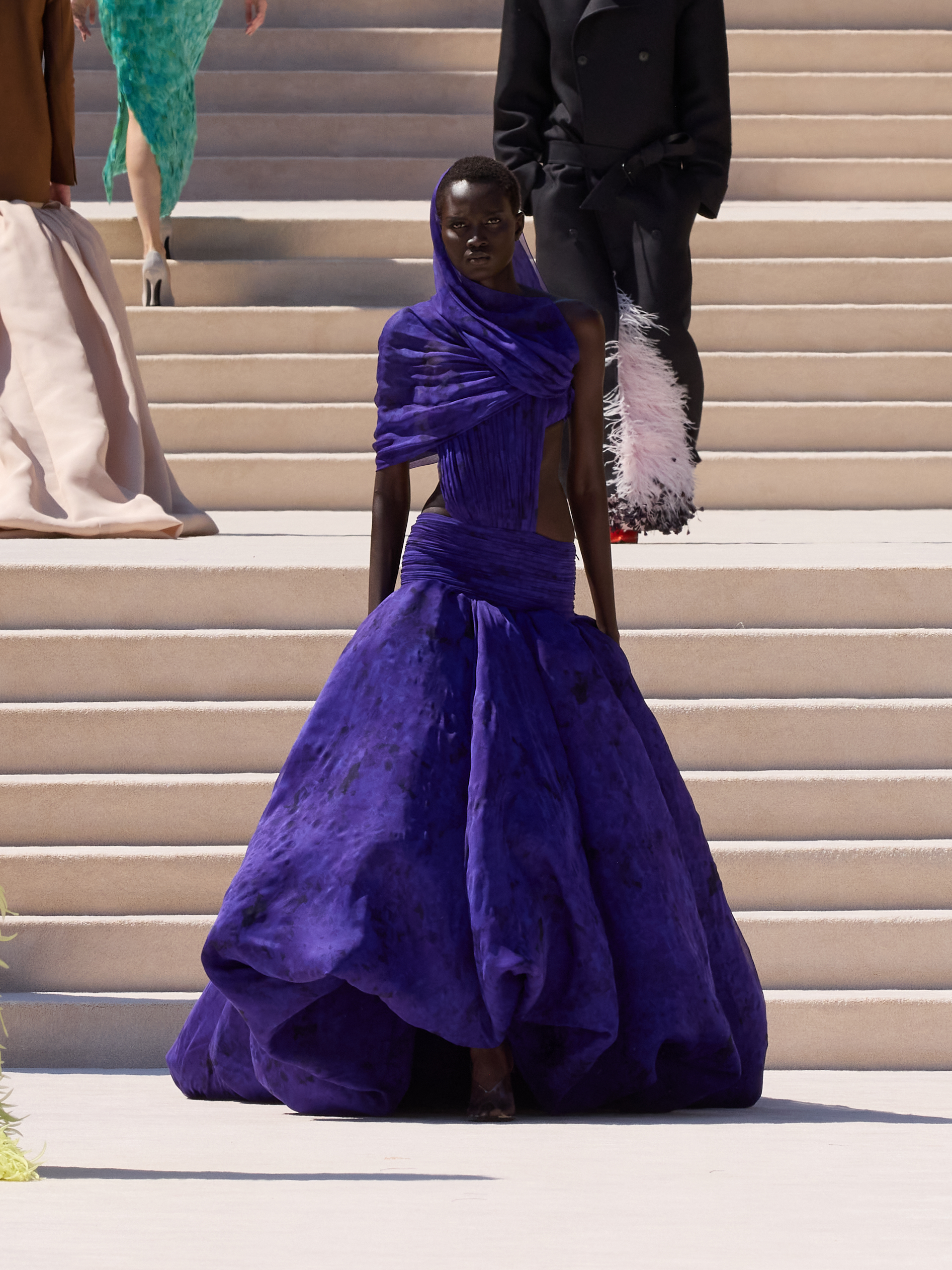 Balenciaga Haute Couture Fall 2026: Beauty in Full Colour by Pierpaolo Piccioli Vanity Teen 虚荣青年 Balenciaga Haute Couture Fall 2026: Beauty in Full Colour by Pierpaolo Piccioli Balenciaga Haute Couture Fall 2026: Beauty in Full Colour by Pierpaolo Piccioli Vanity Teen 虚荣青年