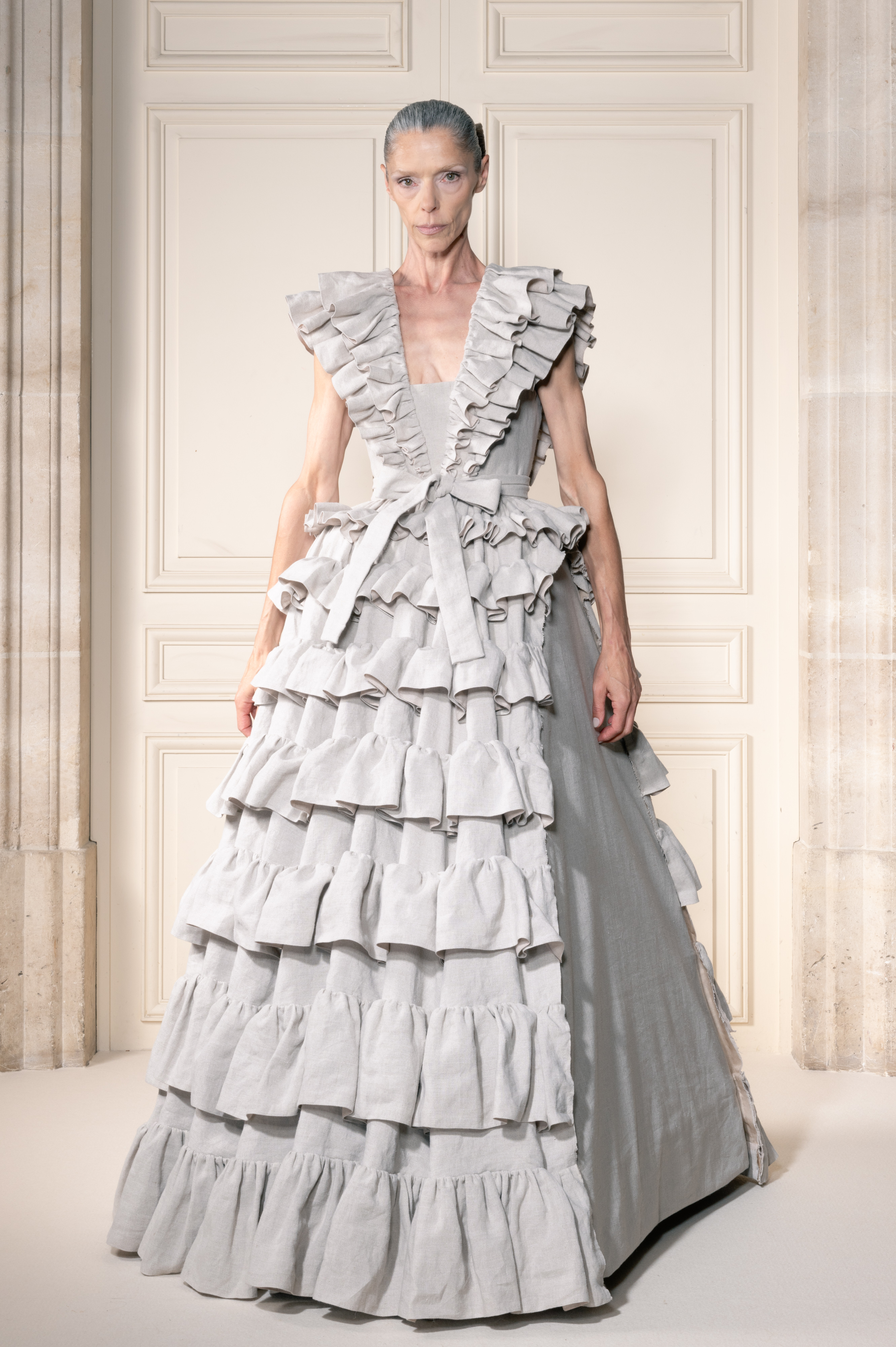 Viktor&Rolf Haute Couture Fall 2026: The Fine Line Between Austerity and Decadence Viktor&Rolf Haute Couture Fall 2026: The Fine Line Between Austerity and Decadence Vanity Teen 虚荣青年
