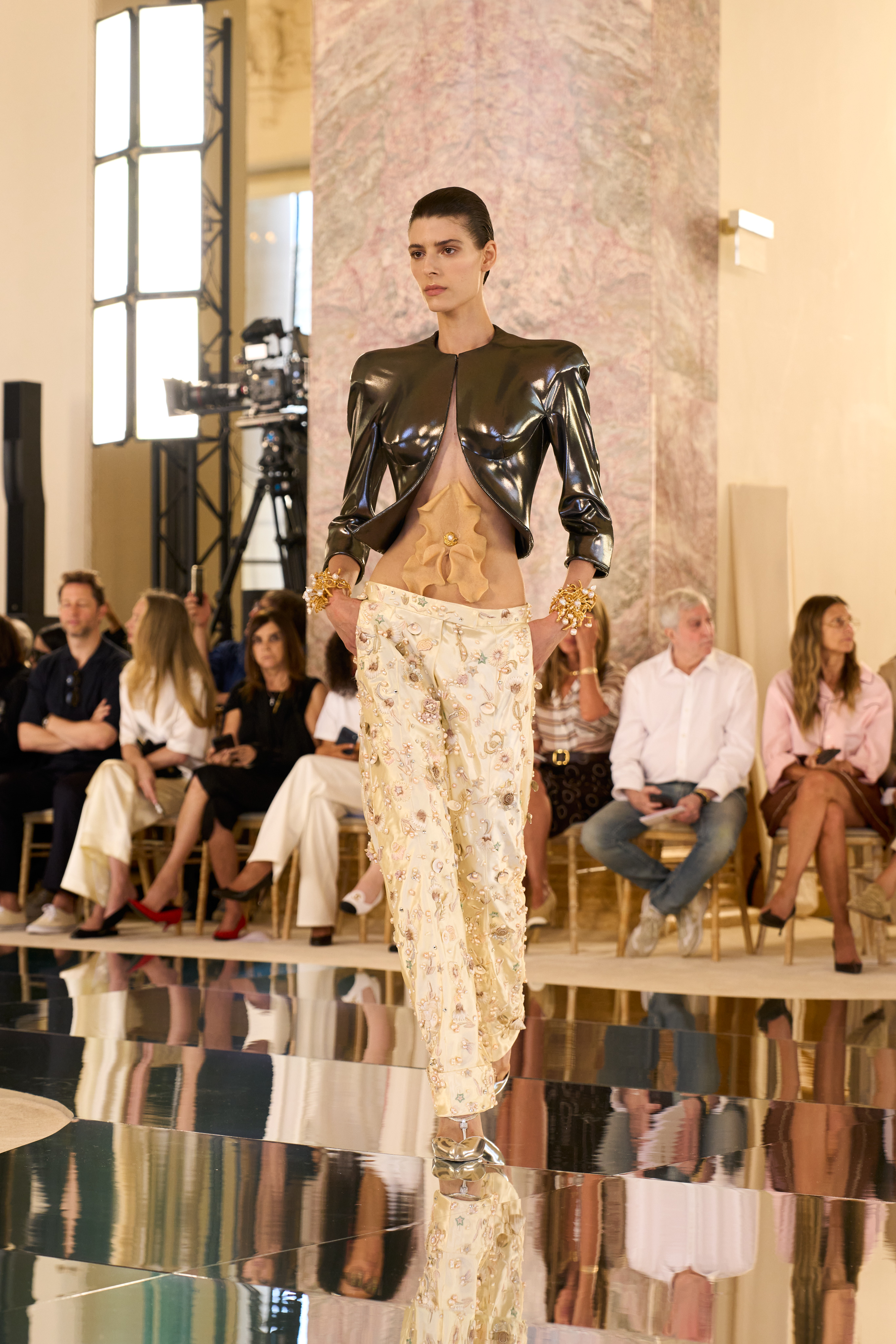 Schiaparelli Didn’t Dive Into the Abyss. It Let Go. Vanity Teen 虚荣青年 Schiaparelli Didn’t Dive Into the Abyss. It Let Go. Schiaparelli Didn’t Dive Into the Abyss. It Let Go. Vanity Teen 虚荣青年