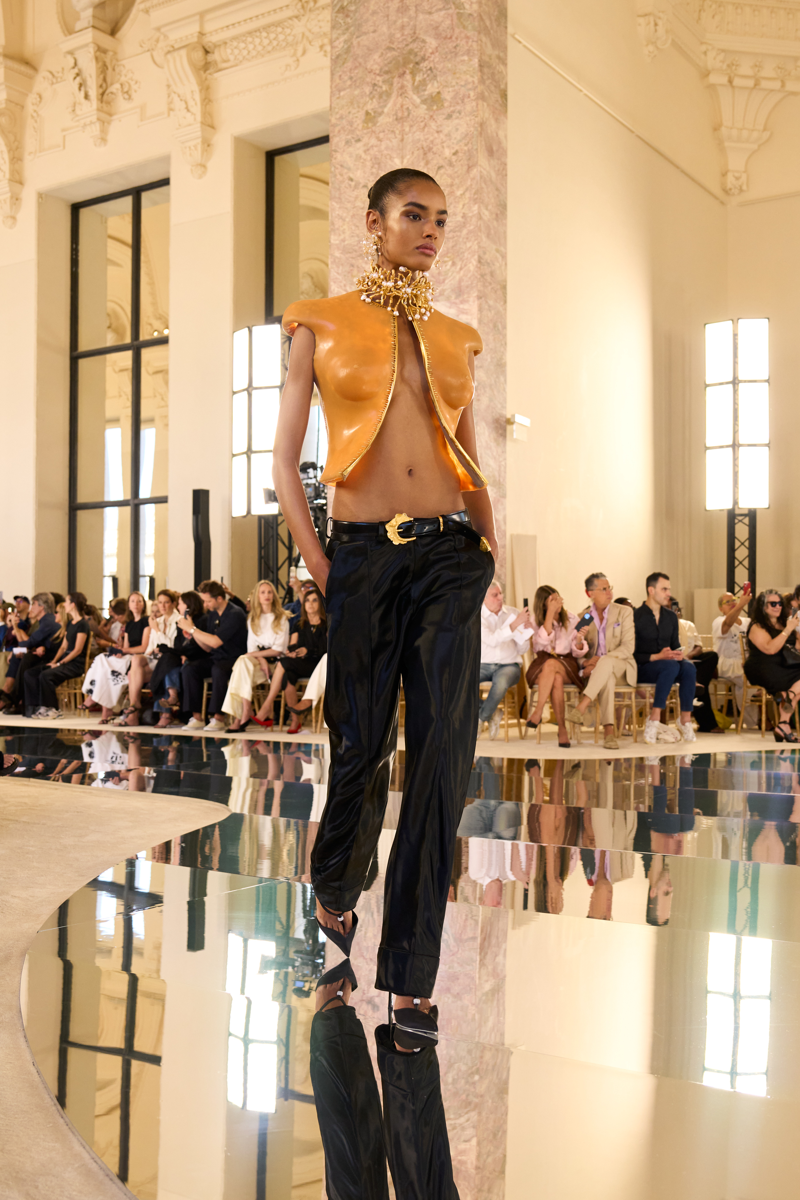 Schiaparelli Didn’t Dive Into the Abyss. It Let Go. Vanity Teen 虚荣青年 Schiaparelli Didn’t Dive Into the Abyss. It Let Go. Schiaparelli Didn’t Dive Into the Abyss. It Let Go. Vanity Teen 虚荣青年