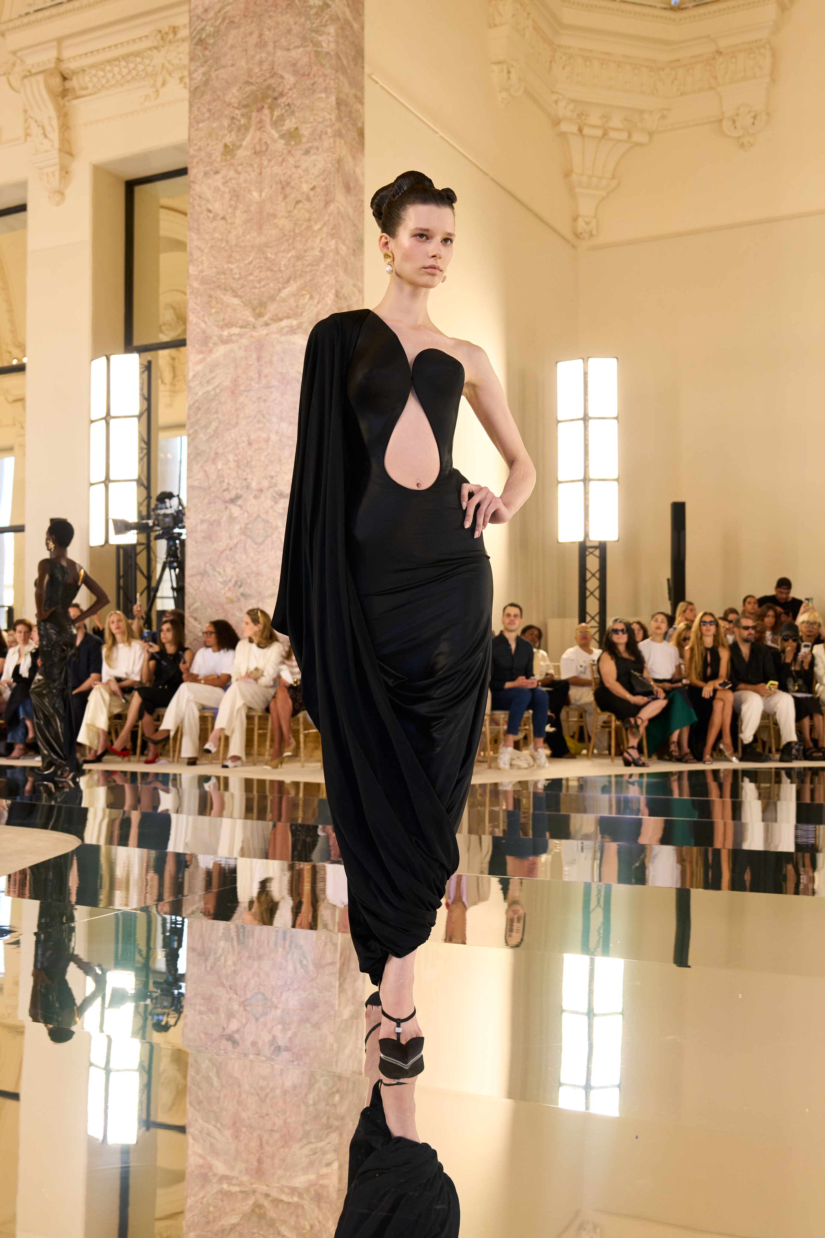 Schiaparelli Didn’t Dive Into the Abyss. It Let Go. Vanity Teen 虚荣青年 Schiaparelli Didn’t Dive Into the Abyss. It Let Go. Schiaparelli Didn’t Dive Into the Abyss. It Let Go. Vanity Teen 虚荣青年