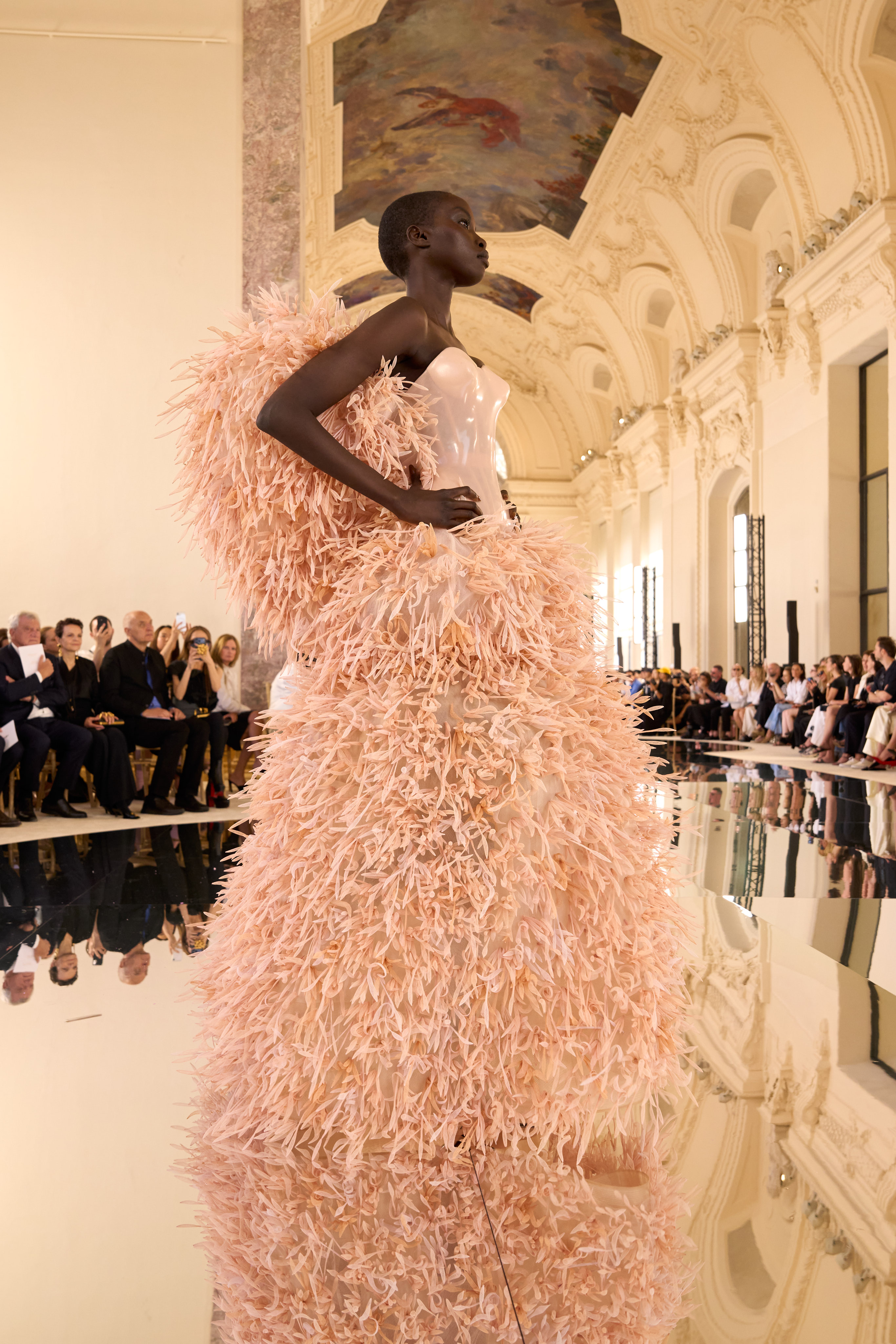 Schiaparelli Didn’t Dive Into the Abyss. It Let Go. Vanity Teen 虚荣青年 Schiaparelli Didn’t Dive Into the Abyss. It Let Go. Schiaparelli Didn’t Dive Into the Abyss. It Let Go. Vanity Teen 虚荣青年