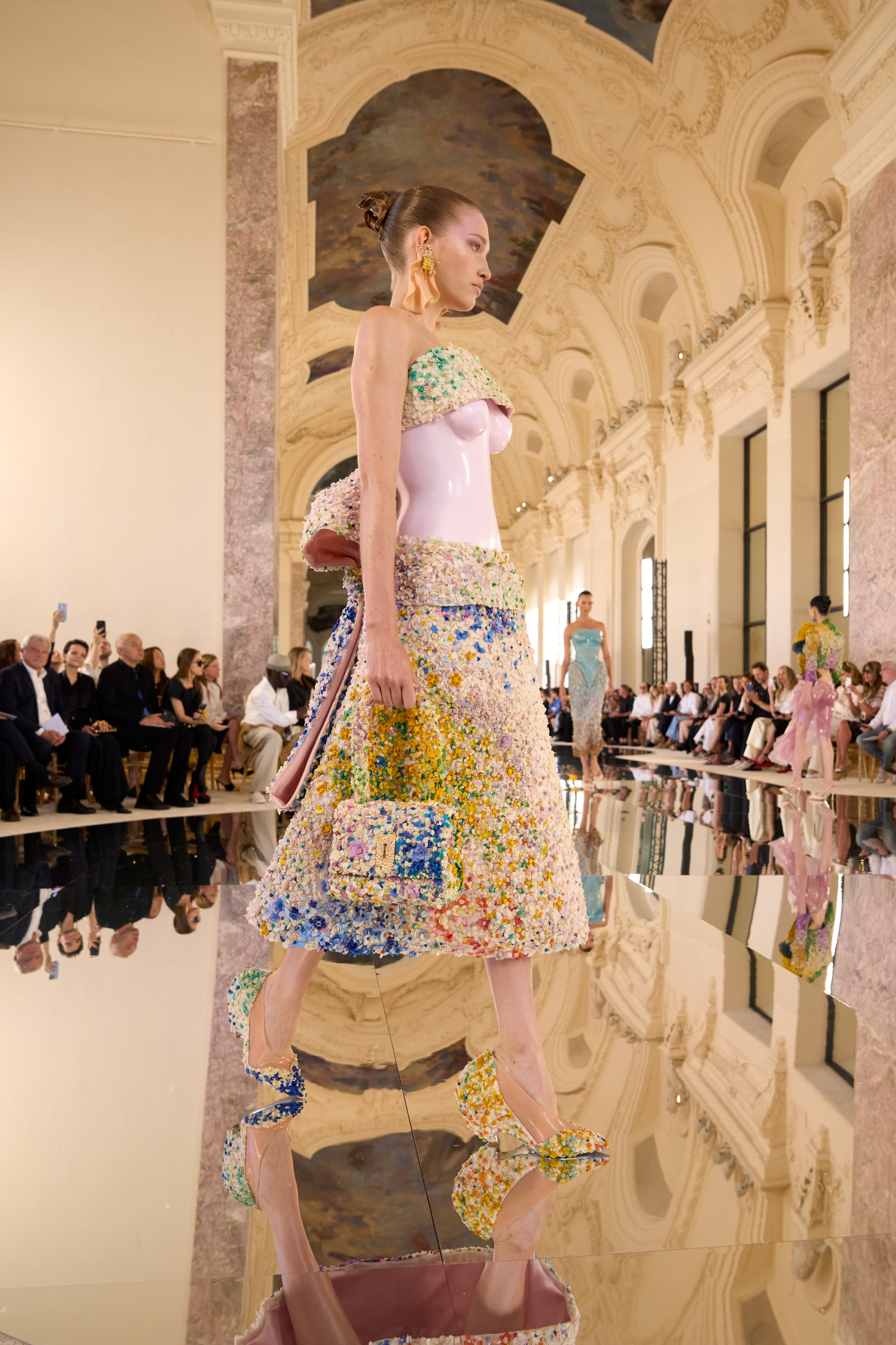 Schiaparelli Didn’t Dive Into the Abyss. It Let Go. Vanity Teen 虚荣青年 Schiaparelli Didn’t Dive Into the Abyss. It Let Go. Schiaparelli Didn’t Dive Into the Abyss. It Let Go. Vanity Teen 虚荣青年
