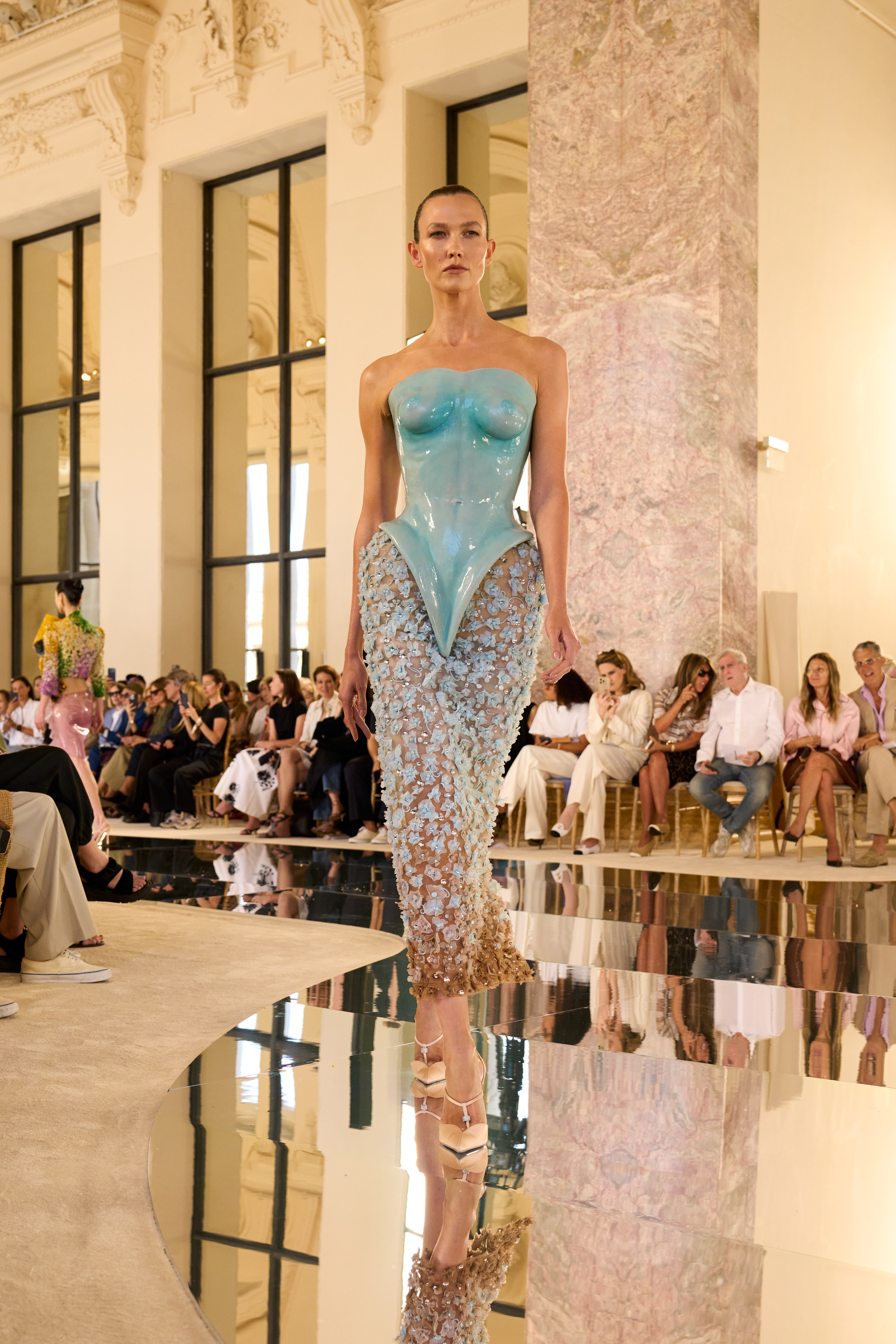 Schiaparelli Didn’t Dive Into the Abyss. It Let Go. Schiaparelli Didn’t Dive Into the Abyss. It Let Go. Vanity Teen 虚荣青年