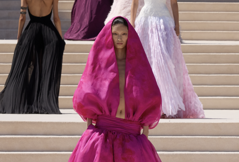 Balenciaga Haute Couture Fall 2026: Beauty in Full Colour by Pierpaolo Piccioli Balenciaga Haute Couture Fall 2026: Beauty in Full Colour by Pierpaolo Piccioli Vanity Teen 虚荣青年