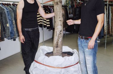 Beyond Nostalgia: Inside DolceVitaHub’s New Vision of Archive Fashion Beyond Nostalgia: Inside DolceVitaHub’s New Vision of Archive Fashion Vanity Teen 虚荣青年