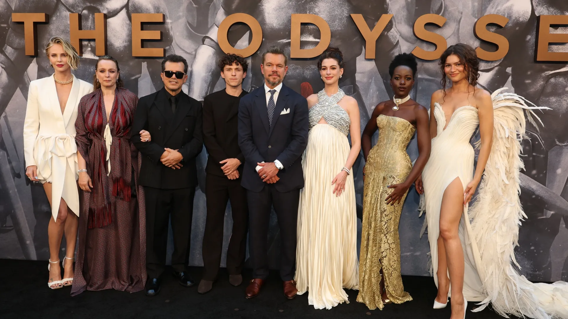 The Odyssey: How the Cast Transforms Greek Mythology Beyond the Screen Vanity Teen 虚荣青年 The cast of Christopher Nolan’s The Odyssey at the London photocall, including Zendaya, Anne Hathaway, Lupita Nyong’o, Tom Holland, and Matt Damon