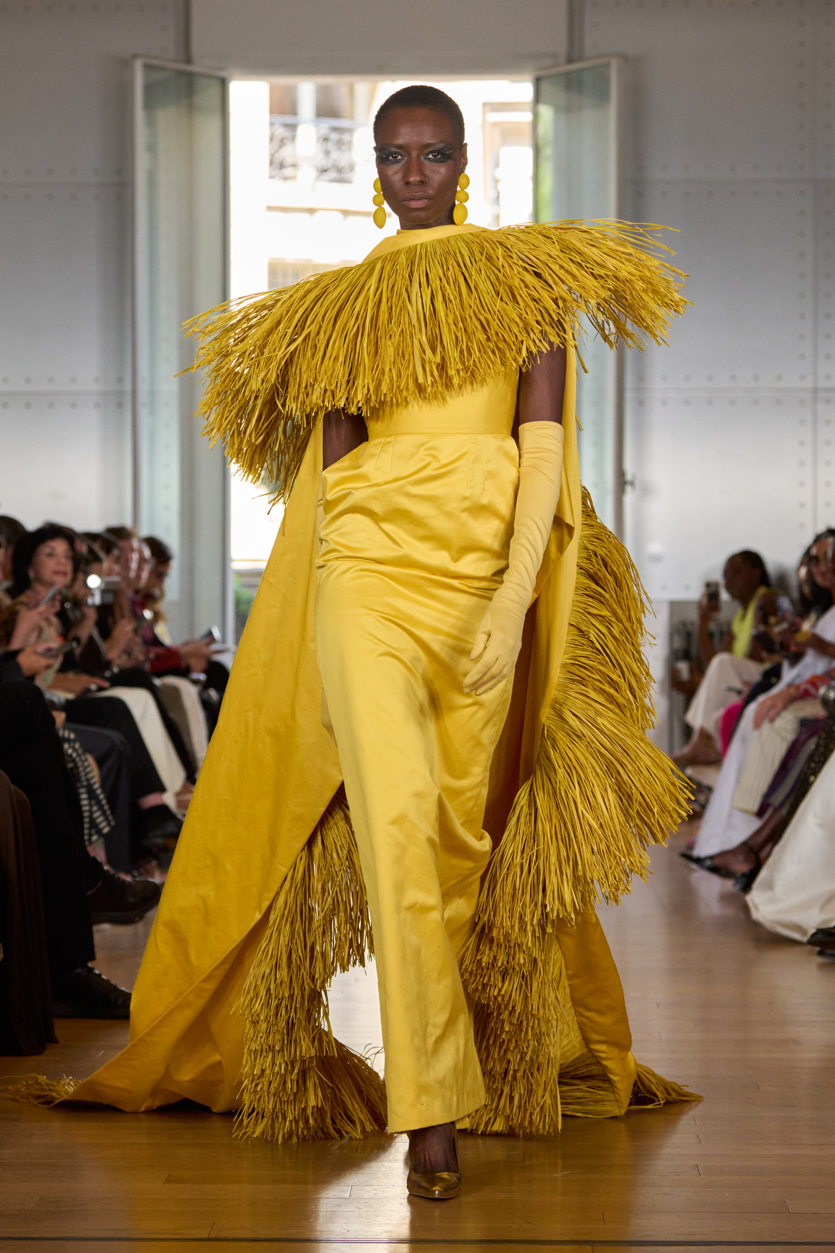 Paris Haute Couture Week Fall/Winter 2026: The Essential Guide to Days 1–3 Vanity Teen 虚荣青年 Imane Ayissi Paris Haute Couture Fall Winter 2026 couture yellow column dress with fringed cape