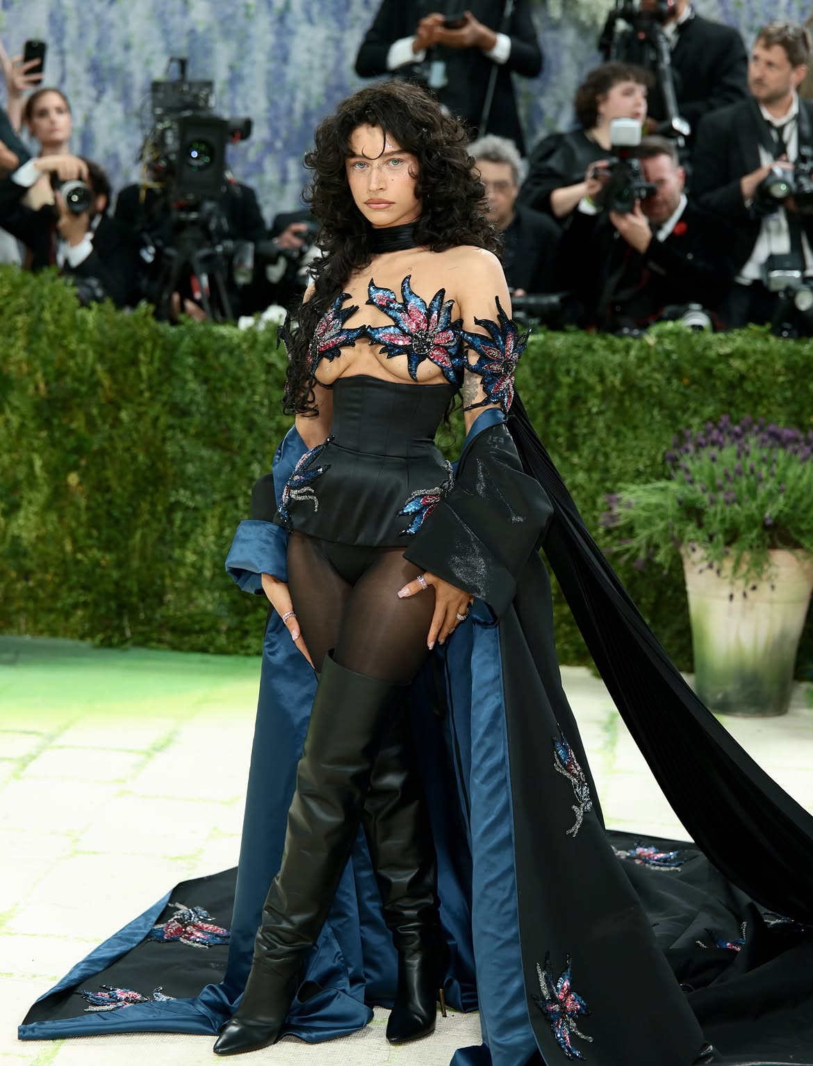 It Girl: Discover Summer 2026's Most Stylish Women Vanity Teen 虚荣青年 Odessa A'Zion wearing custom Valentino at the 2026 Met Gala.