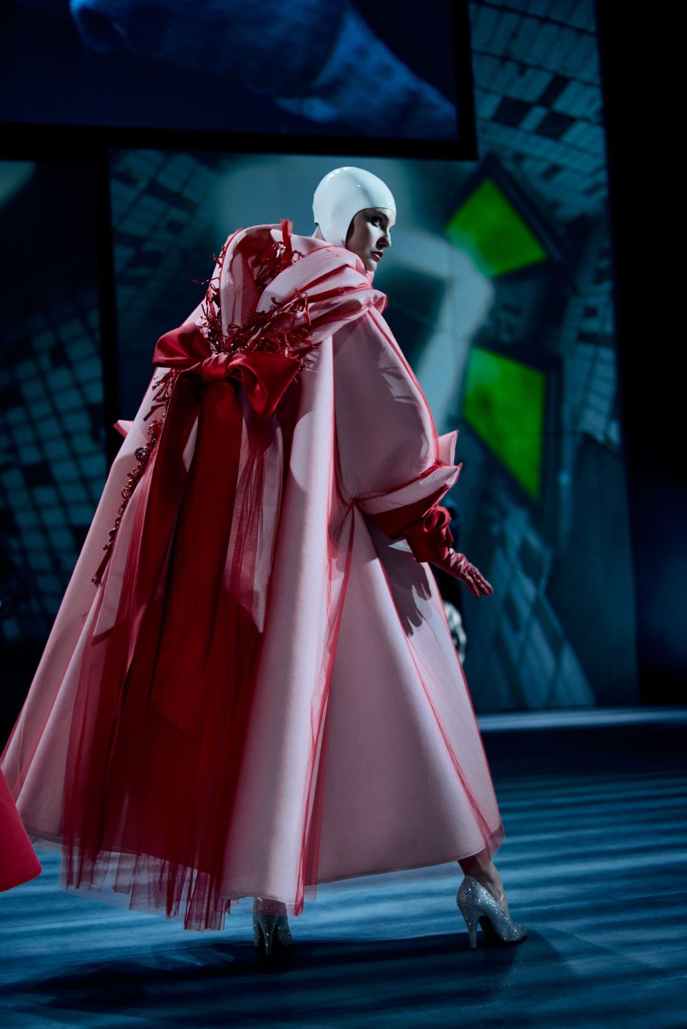 John Galliano Takes Over the Met Gala 2027—and Sparks Controversy Vanity Teen 虚荣青年 Maison Margiela by John Galliano