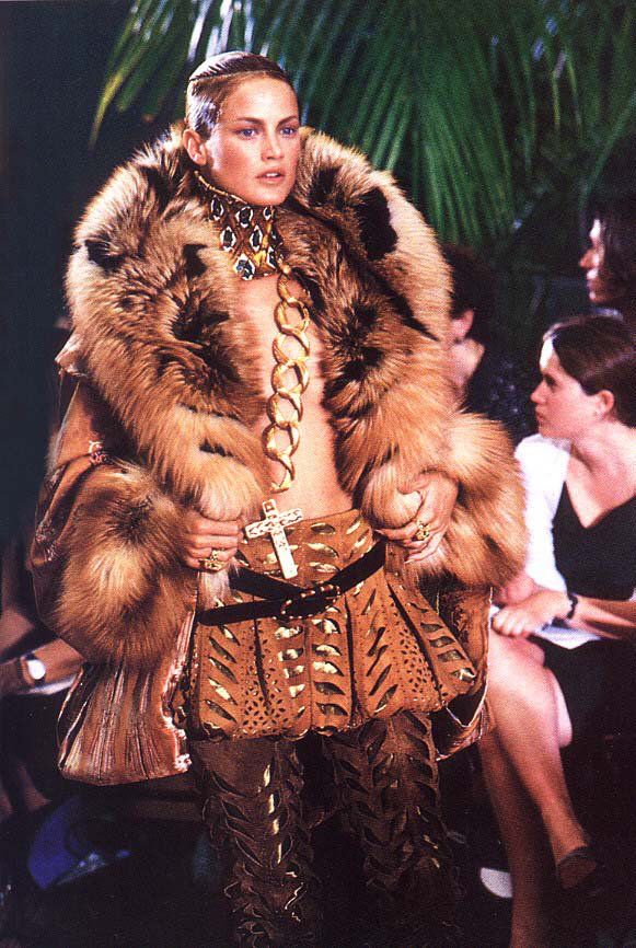 John Galliano Takes Over the Met Gala 2027—and Sparks Controversy Vanity Teen 虚荣青年 Dior by John Galliano