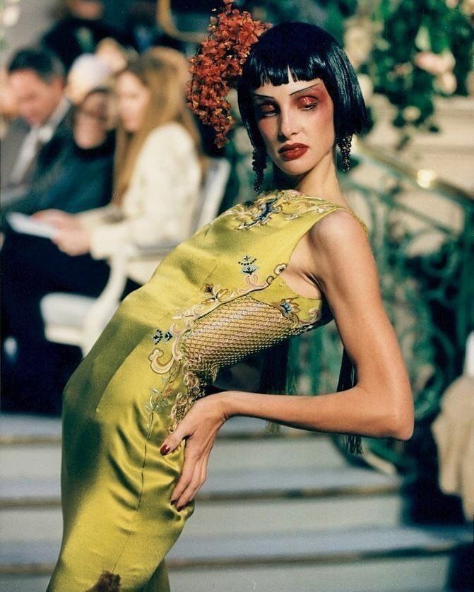 10 John Galliano Looks the Met Exhibition Should Include—and Why Vanity Teen 虚荣青年 10 John Galliano Looks the Met Exhibition Should Include—and Why 10 John Galliano Looks the Met Exhibition Should Include—and Why Vanity Teen 虚荣青年