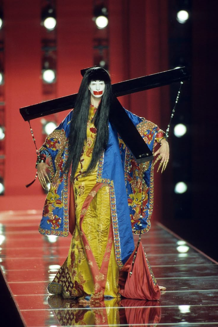 John Galliano Takes Over the Met Gala 2027—and Sparks Controversy Vanity Teen 虚荣青年 Dior by John Galliano