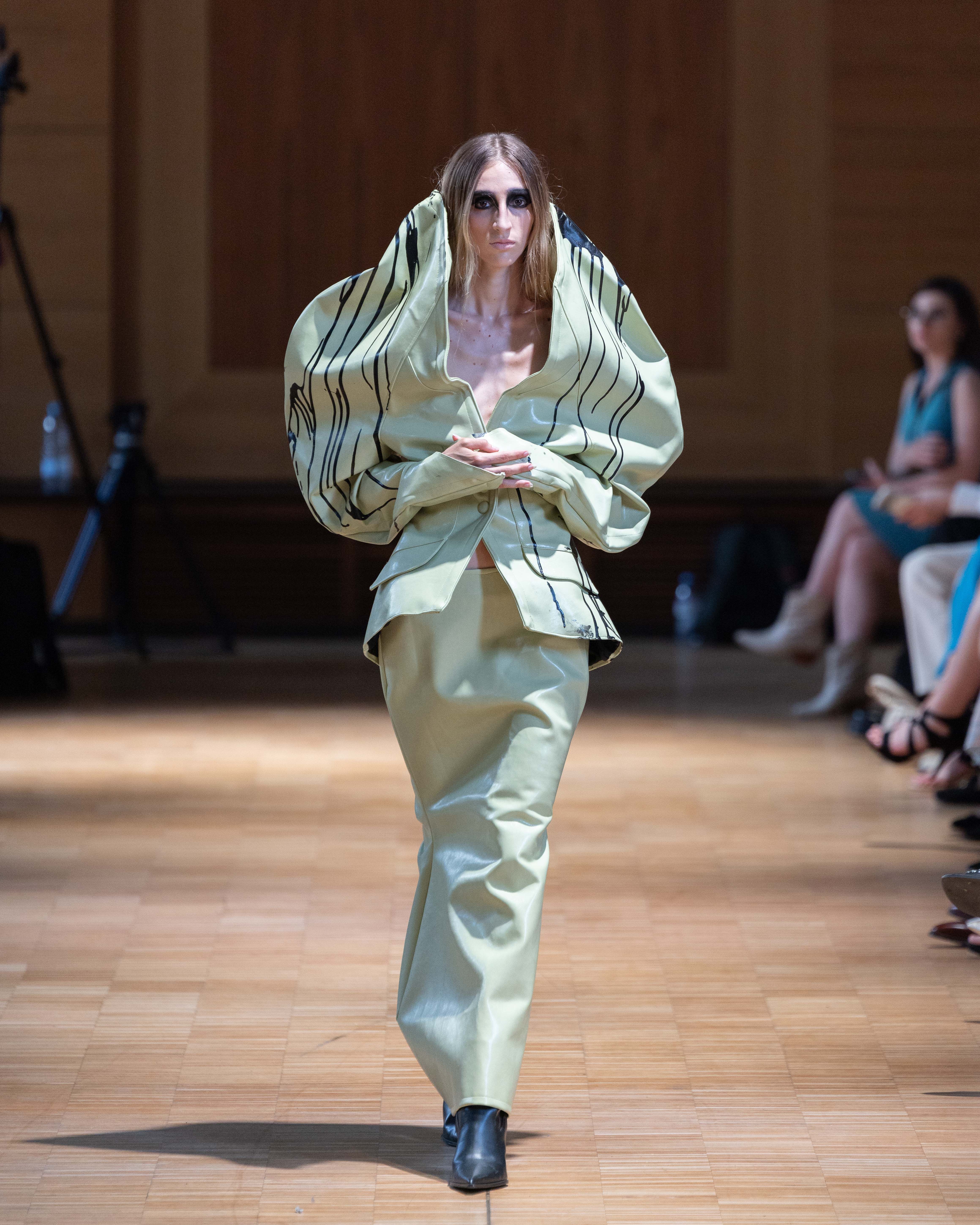 Unique Fashion Show Brings International Design, Art and Sustainability to New York Unique Fashion Show Brings International Design, Art and Sustainability to New York Vanity Teen 虚荣青年