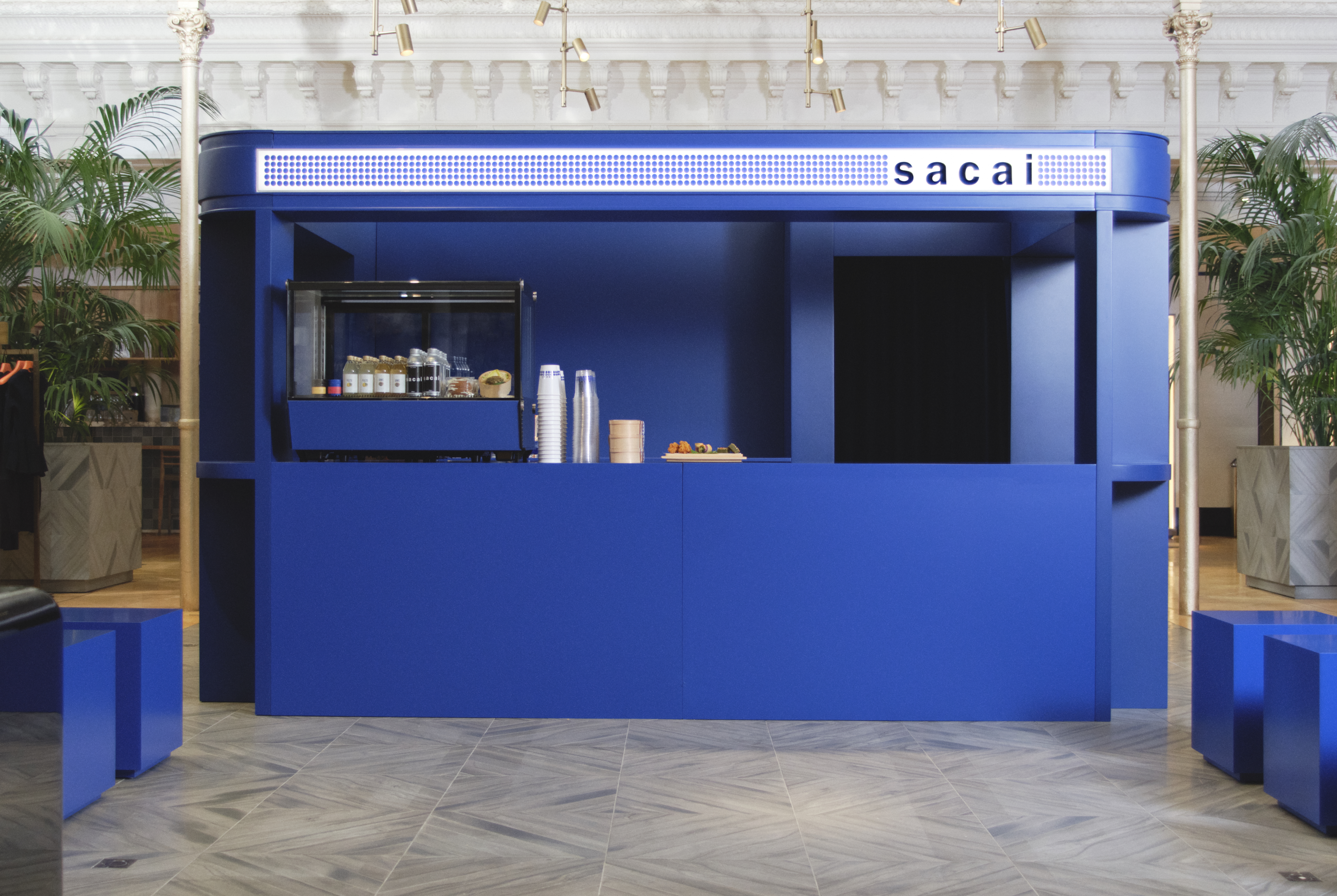 SACAI TO GO: JAPAN, REWIRED AT LE BON MARCHÉ Vanity Teen SACAI TO GO: JAPAN, REWIRED AT LE BON MARCHÉ SACAI TO GO: JAPAN, REWIRED AT LE BON MARCHÉ Vanity Teen