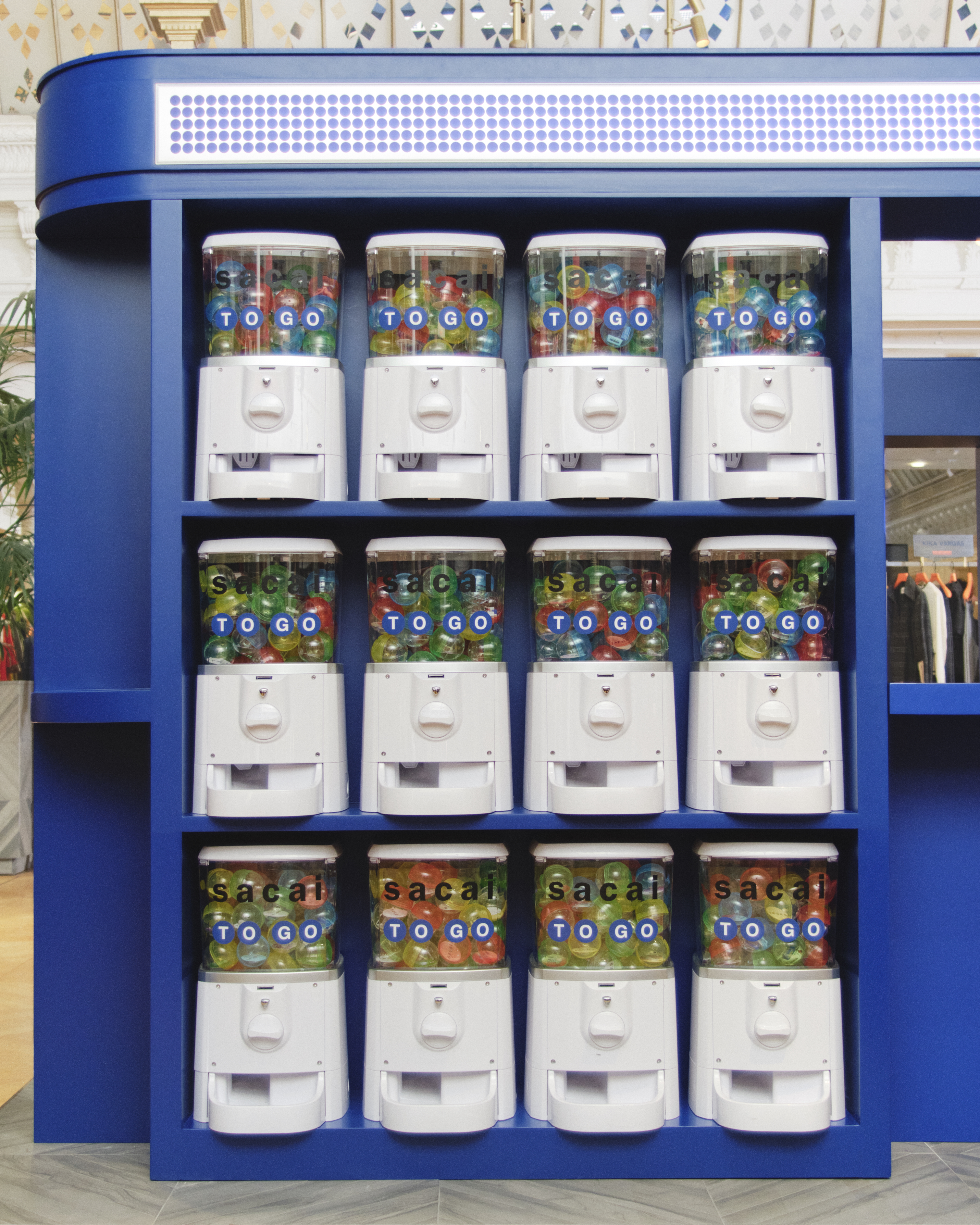 SACAI TO GO: JAPAN, REWIRED AT LE BON MARCHÉ Vanity Teen SACAI TO GO: JAPAN, REWIRED AT LE BON MARCHÉ SACAI TO GO: JAPAN, REWIRED AT LE BON MARCHÉ Vanity Teen