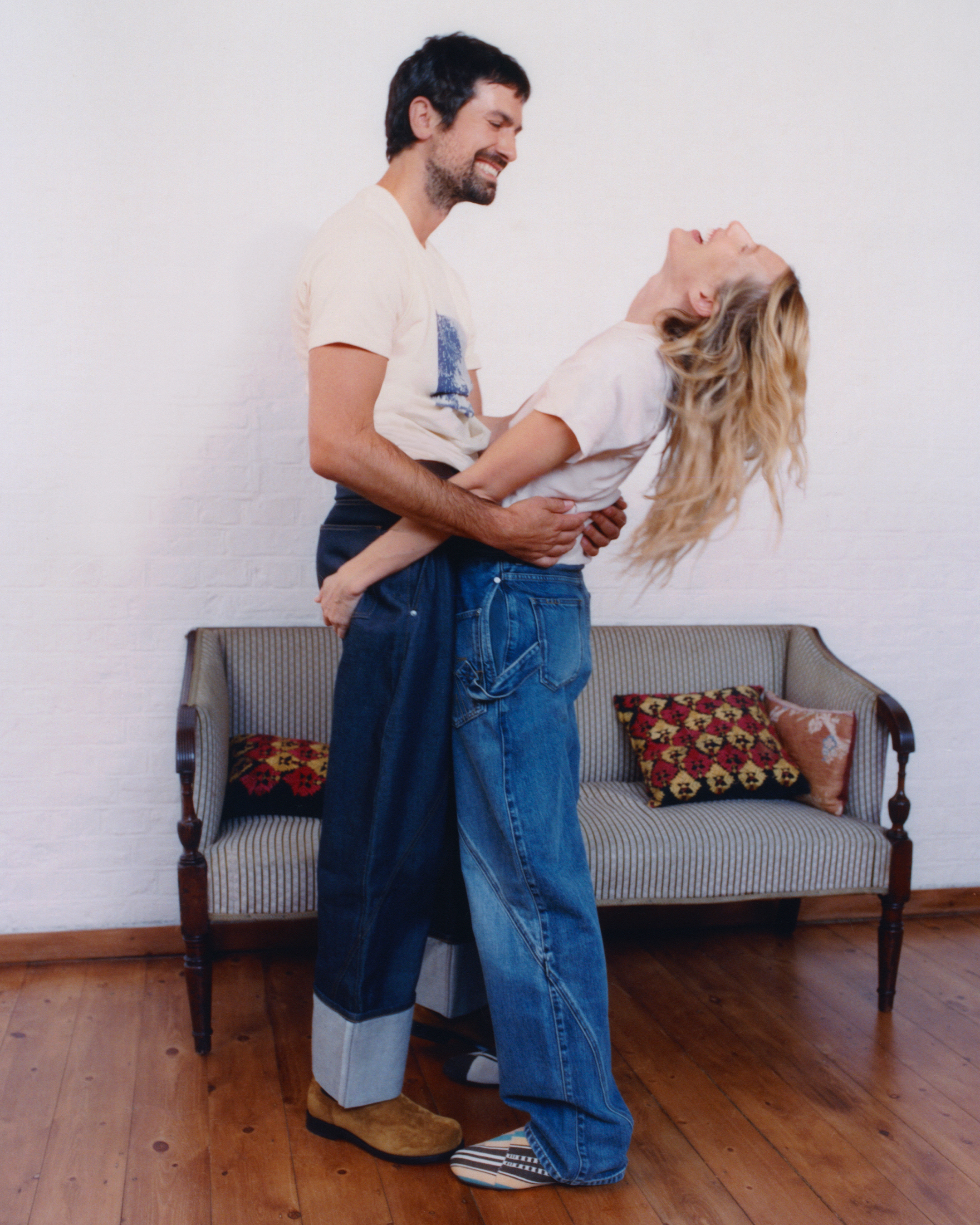 TWISTED TOGETHER: DREE HEMINGWAY, NICK DELLI SANTI AND THE NEW SHAPE OF INTIMACY BY JW ANDERSON TWISTED TOGETHER: DREE HEMINGWAY, NICK DELLI SANTI AND THE NEW SHAPE OF INTIMACY BY JW ANDERSON Vanity Teen 虚荣青年