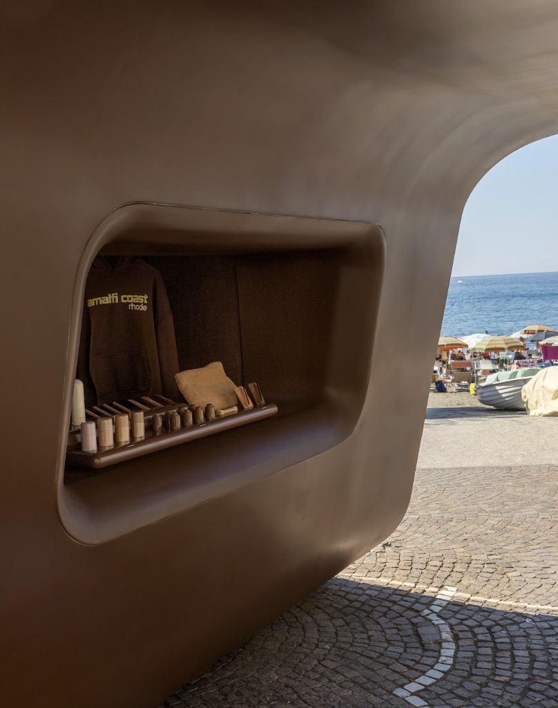 Rhode, Sun and Sea: Inside the Amalfi Coast Pop-Up Rhode, Sun and Sea: Inside the Amalfi Coast Pop-Up Vanity Teen 虚荣青年