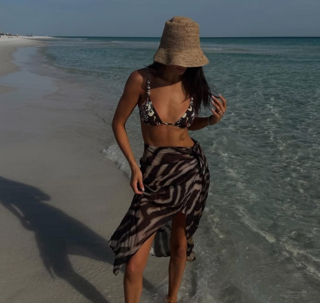 Sarong Styling: 3 Chic Ways to Wear Summer’s Must-Have Sarong Styling: 3 Chic Ways to Wear Summer’s Must-Have Vanity Teen 虚荣青年
