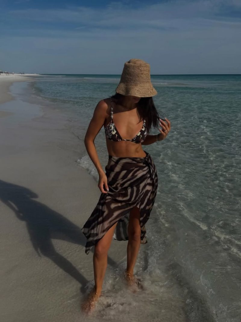 Sarong Styling: 3 Chic Ways to Wear Summer’s Must-Have Sarong Styling: 3 Chic Ways to Wear Summer’s Must-Have Vanity Teen 虚荣青年