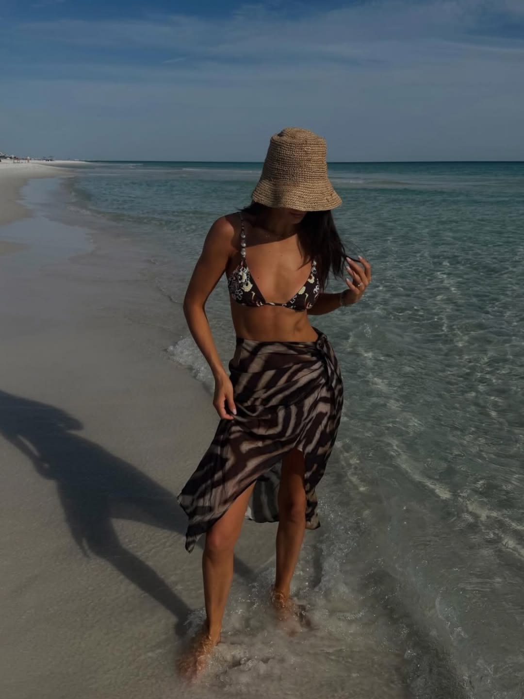 Sarong Styling: 3 Chic Ways to Wear Summer’s Must-Have Sarong Styling: 3 Chic Ways to Wear Summer’s Must-Have Vanity Teen 虚荣青年