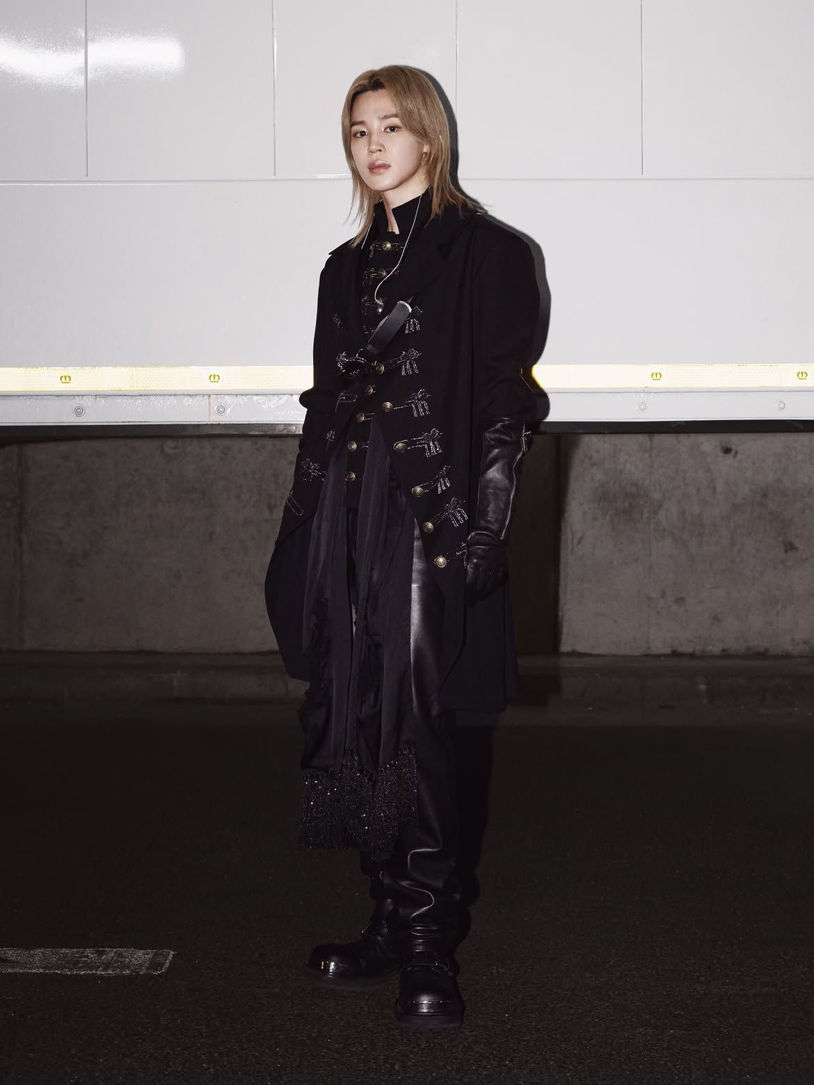 BTS ARIRANG: Inside the Looks of the World Tour Vanity Teen 虚荣青年 Jimin of BTS wearing a black Dior look during the ARIRANG World Tour in Paris.