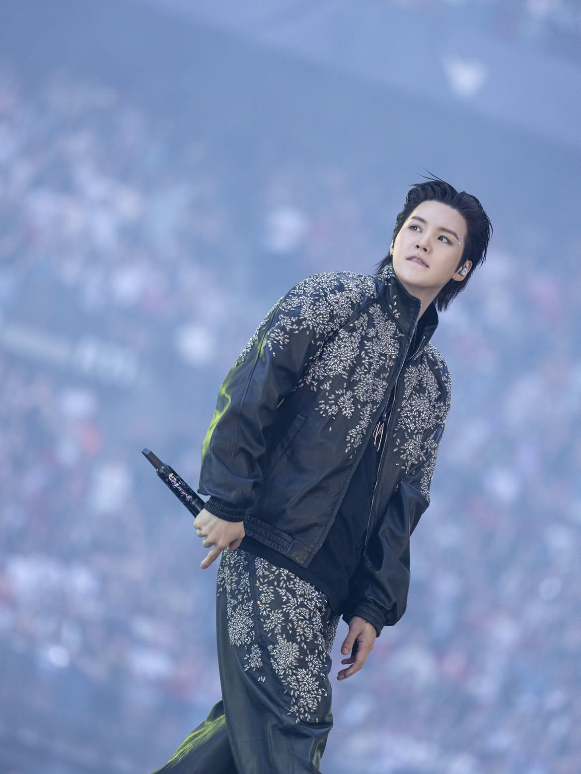 BTS ARIRANG: Inside the Looks of the World Tour Vanity Teen 虚荣青年 SUGA of BTS wearing a custom black embroidered Givenchy look during the ARIRANG World Tour in Paris.