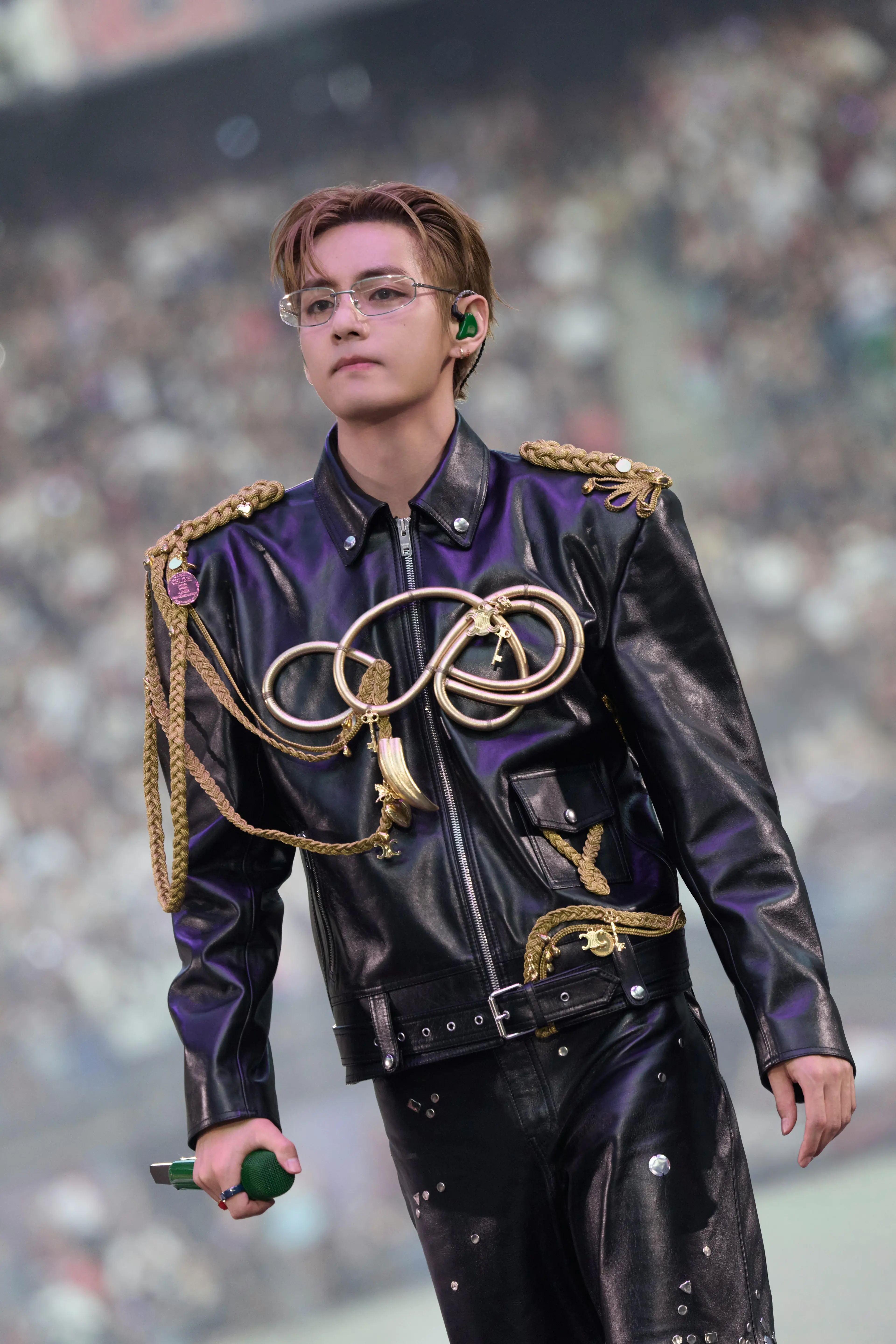 BTS ARIRANG: Inside the Looks of the World Tour Vanity Teen 虚荣青年 V of BTS wearing a custom black Celine lambskin jacket and studded trousers during the ARIRANG World Tour in Paris.