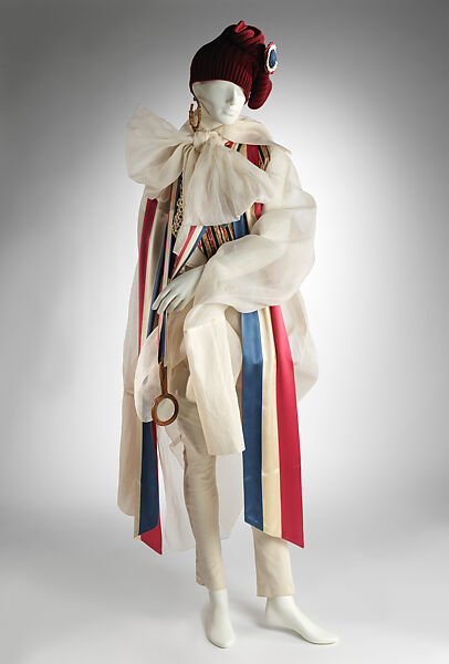 10 John Galliano Looks the Met Exhibition Should Include—and Why Vanity Teen 虚荣青年 John Galliano's graduate collection Les Incroyables, 1984. Courtesy of The Metropolitan Museum of Art.