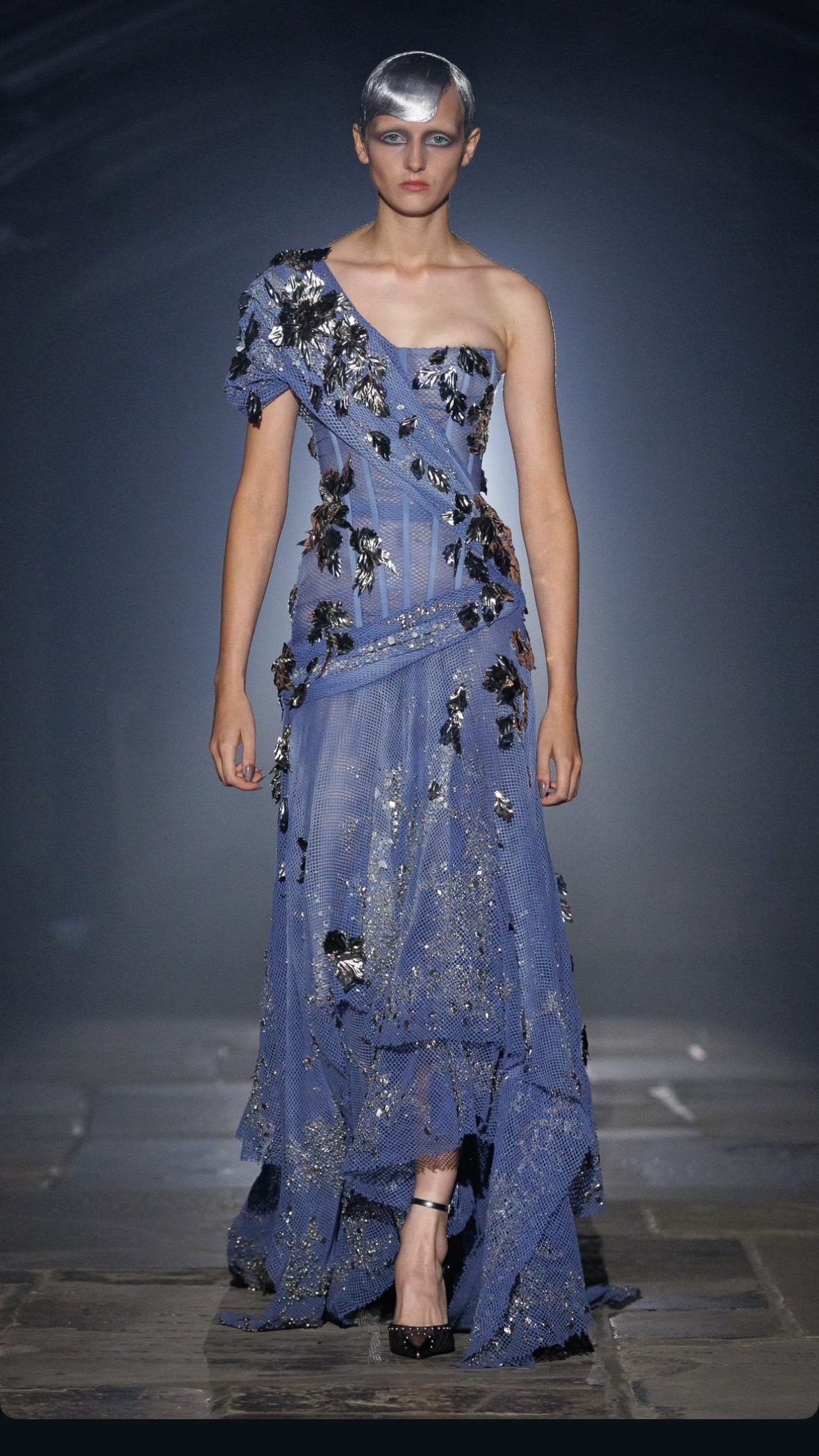 McQueen Comes Home: Spring/Summer 2027 and the Return of Rebellion Vanity Teen McQueen Comes Home: Spring/Summer 2027 and the Return of Rebellion McQueen Comes Home: Spring/Summer 2027 and the Return of Rebellion Vanity Teen