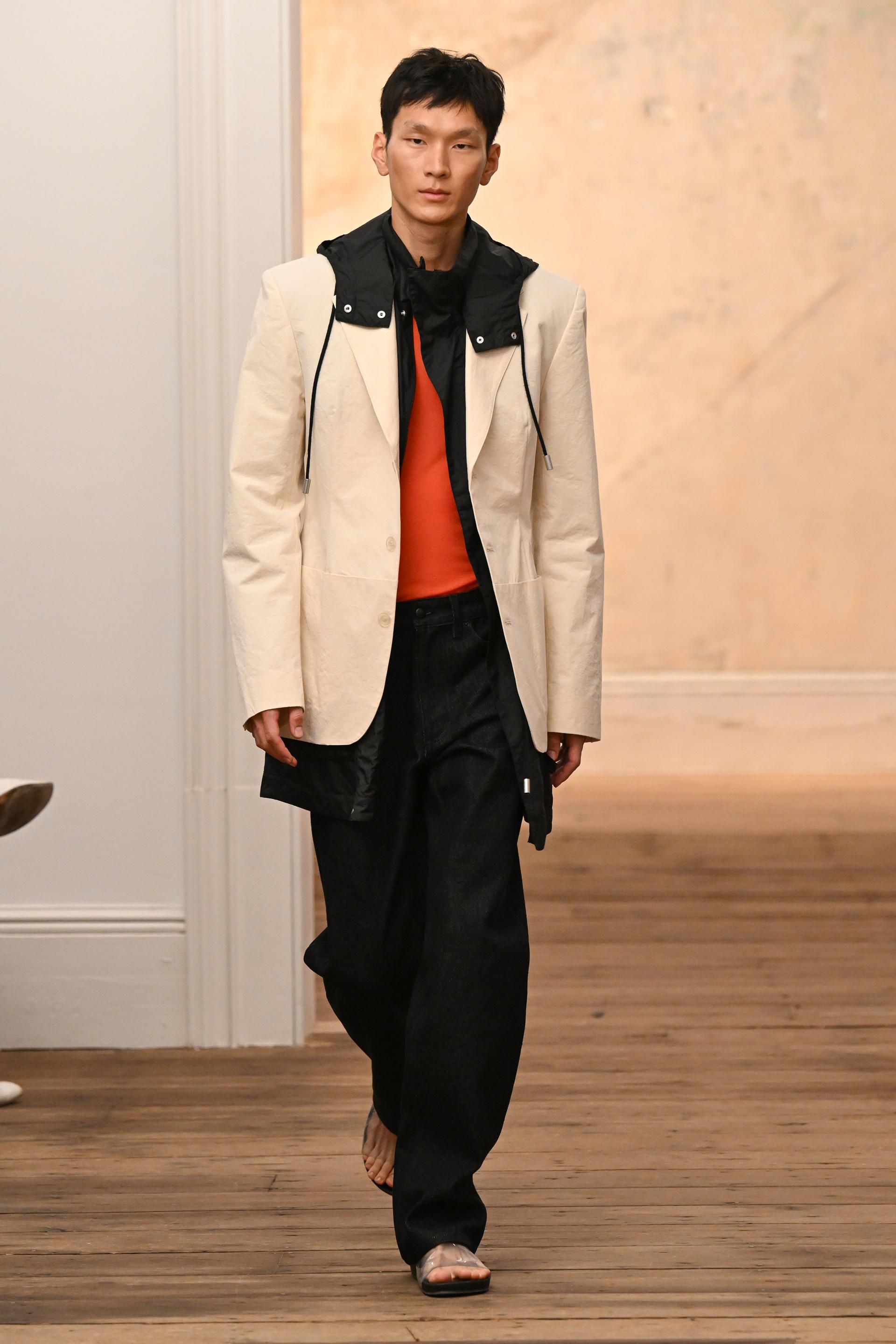 Eckhaus Latta SS27: New York Ease, Sheer Layers and J.Crew Classics Vanity Teen 虚荣青年 Eckhaus Latta SS27: New York Ease, Sheer Layers and J.Crew Classics Eckhaus Latta SS27: New York Ease, Sheer Layers and J.Crew Classics Vanity Teen 虚荣青年