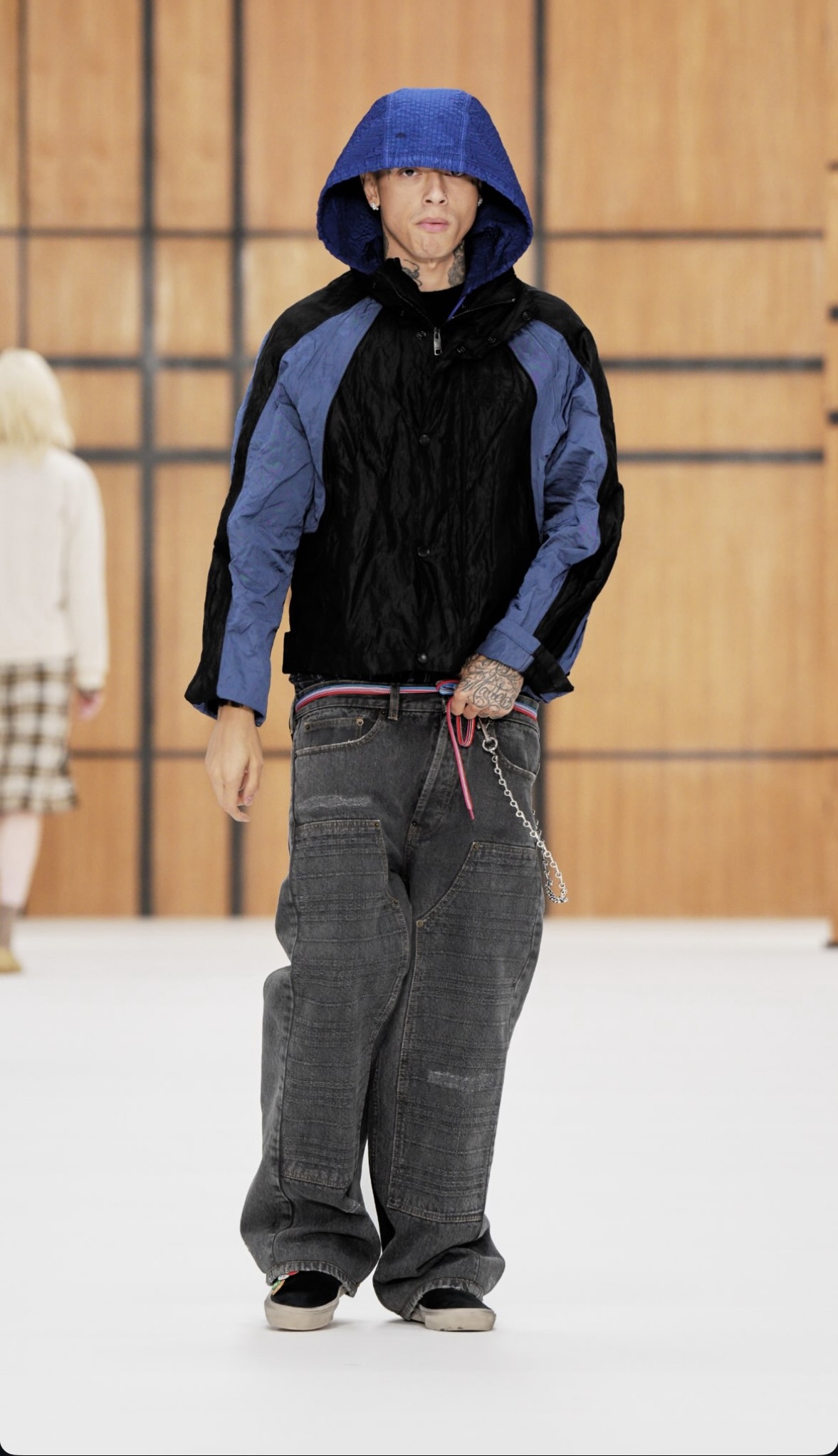 BURBERRY SS27 - WHEN HERITAGE STOPS BEHAVING Vanity Teen BURBERRY SS27 - WHEN HERITAGE STOPS BEHAVING BURBERRY SS27 - WHEN HERITAGE STOPS BEHAVING Vanity Teen