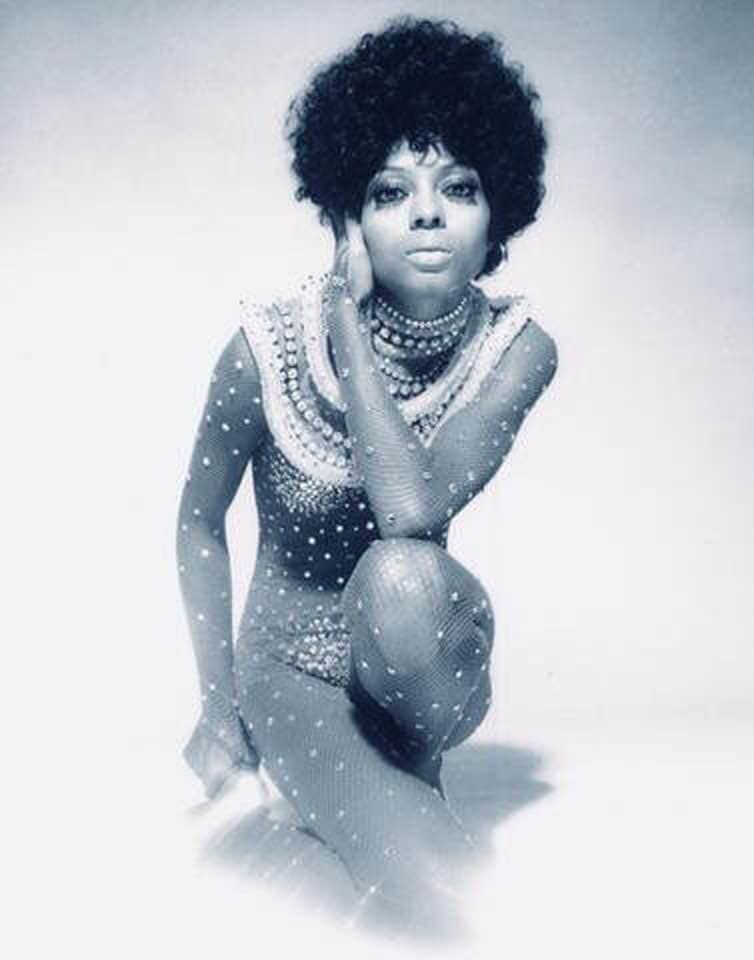Bob Mackie left us: The Man Who Dressed the Stars from the 80's till today Bob Mackie left us: The Man Who Dressed the Stars from the 80's till today Vanity Teen 虚荣青年
