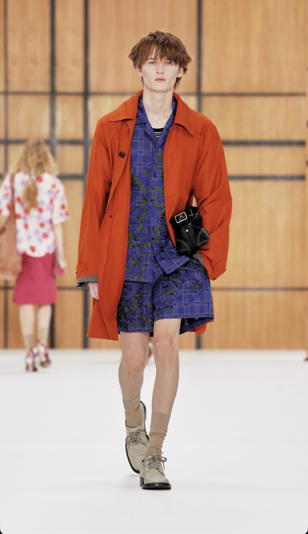 BURBERRY SS27 - WHEN HERITAGE STOPS BEHAVING Vanity Teen BURBERRY SS27 - WHEN HERITAGE STOPS BEHAVING BURBERRY SS27 - WHEN HERITAGE STOPS BEHAVING Vanity Teen