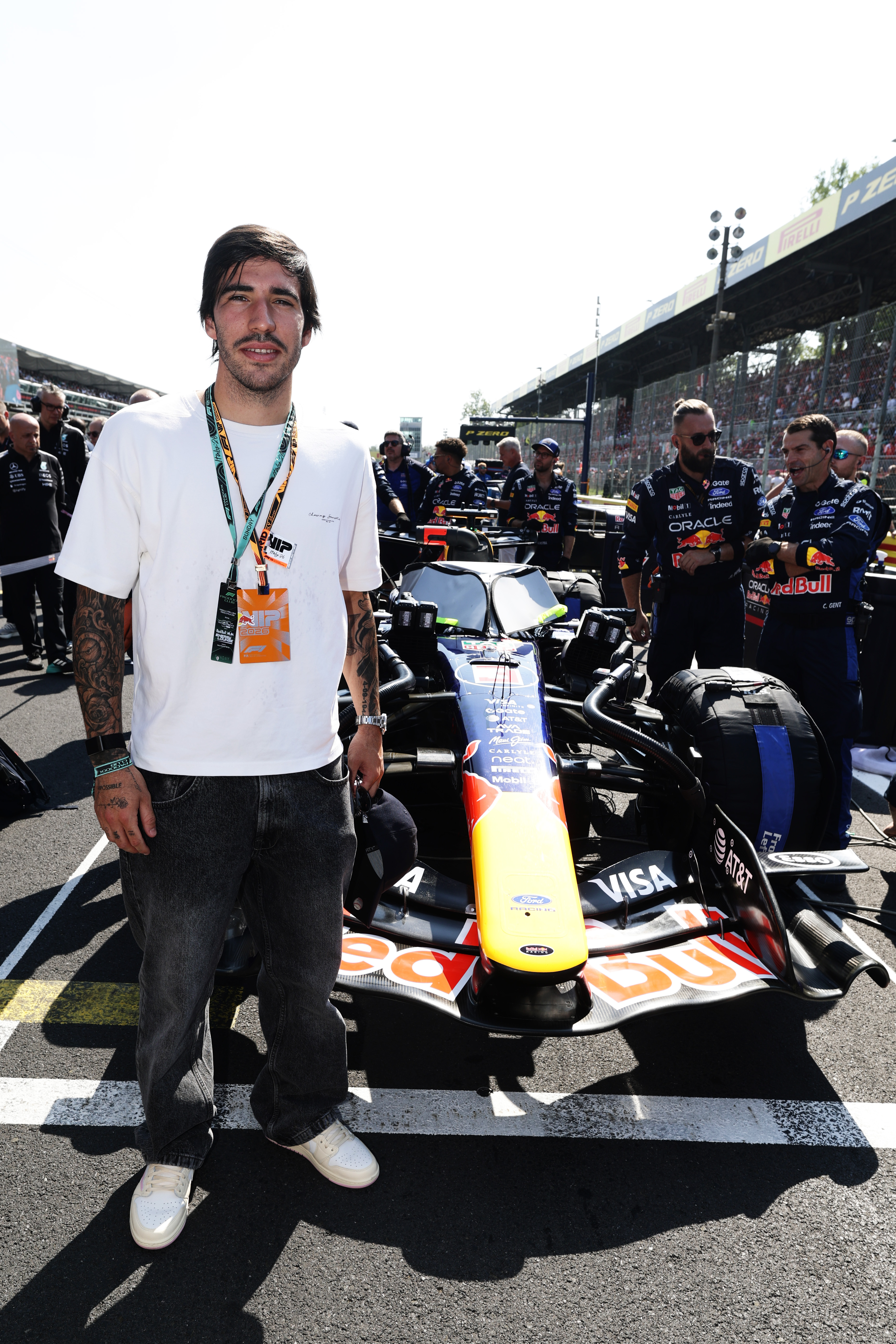 Italian Grand Prix 2026: All the Stunning Celebrities Spotted at Monza Vanity Teen 虚荣青年 Italian Grand Prix 2026: All the Stunning Celebrities Spotted at Monza Italian Grand Prix 2026: All the Stunning Celebrities Spotted at Monza Vanity Teen 虚荣青年