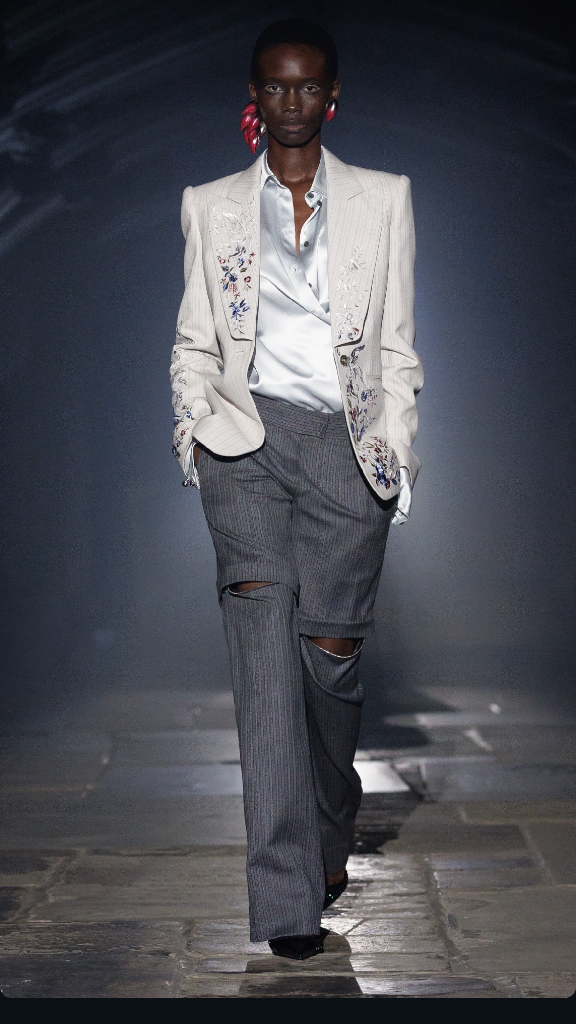 McQueen Comes Home: Spring/Summer 2027 and the Return of Rebellion Vanity Teen McQueen Comes Home: Spring/Summer 2027 and the Return of Rebellion McQueen Comes Home: Spring/Summer 2027 and the Return of Rebellion Vanity Teen