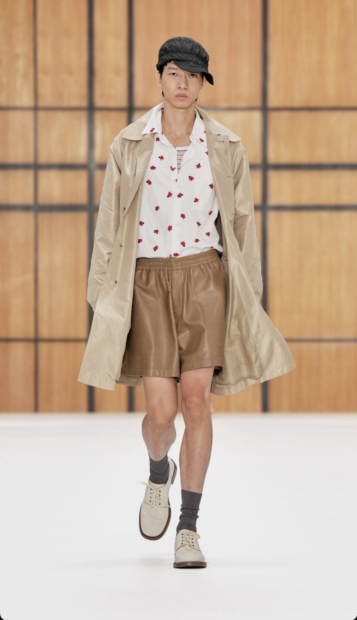 BURBERRY SS27 - WHEN HERITAGE STOPS BEHAVING Vanity Teen BURBERRY SS27 - WHEN HERITAGE STOPS BEHAVING BURBERRY SS27 - WHEN HERITAGE STOPS BEHAVING Vanity Teen