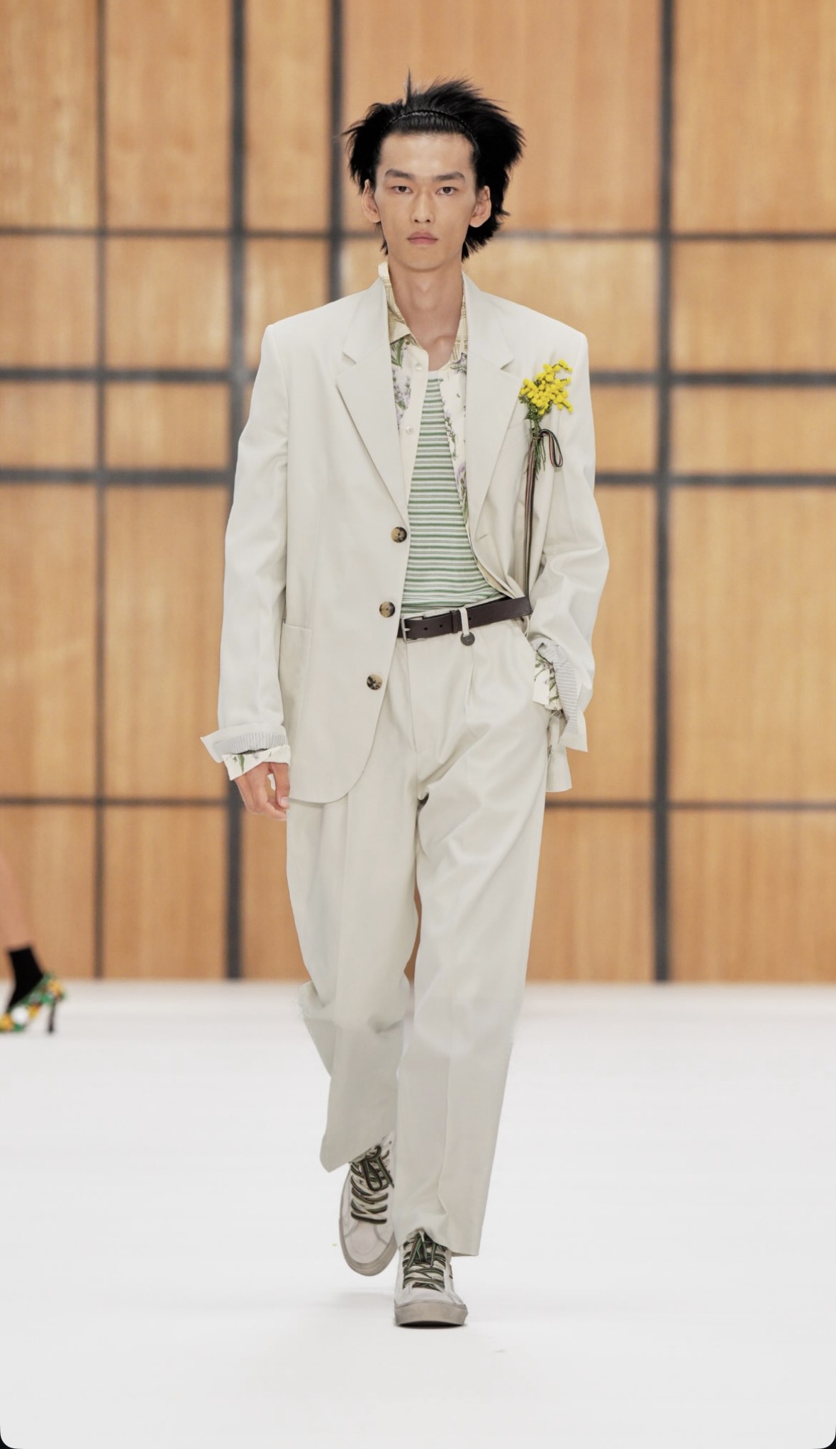 BURBERRY SS27 - WHEN HERITAGE STOPS BEHAVING Vanity Teen BURBERRY SS27 - WHEN HERITAGE STOPS BEHAVING BURBERRY SS27 - WHEN HERITAGE STOPS BEHAVING Vanity Teen