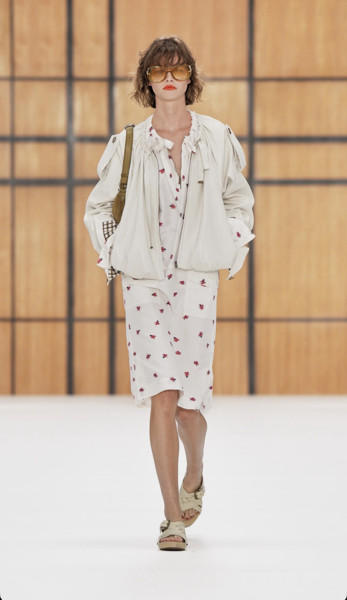 BURBERRY SS27 - WHEN HERITAGE STOPS BEHAVING Vanity Teen BURBERRY SS27 - WHEN HERITAGE STOPS BEHAVING BURBERRY SS27 - WHEN HERITAGE STOPS BEHAVING Vanity Teen