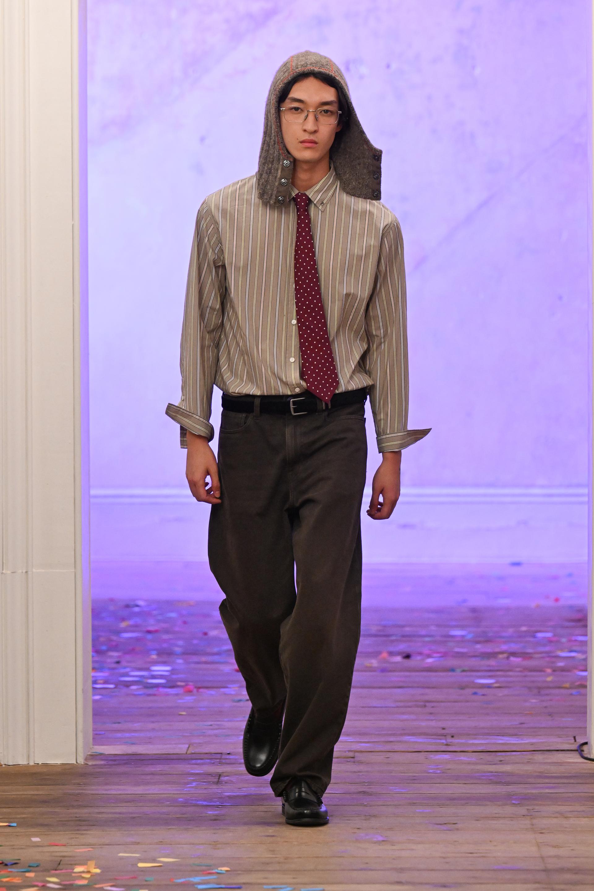 Eckhaus Latta SS27: New York Ease, Sheer Layers and J.Crew Classics Vanity Teen 虚荣青年 Eckhaus Latta SS27: New York Ease, Sheer Layers and J.Crew Classics Eckhaus Latta SS27: New York Ease, Sheer Layers and J.Crew Classics Vanity Teen 虚荣青年