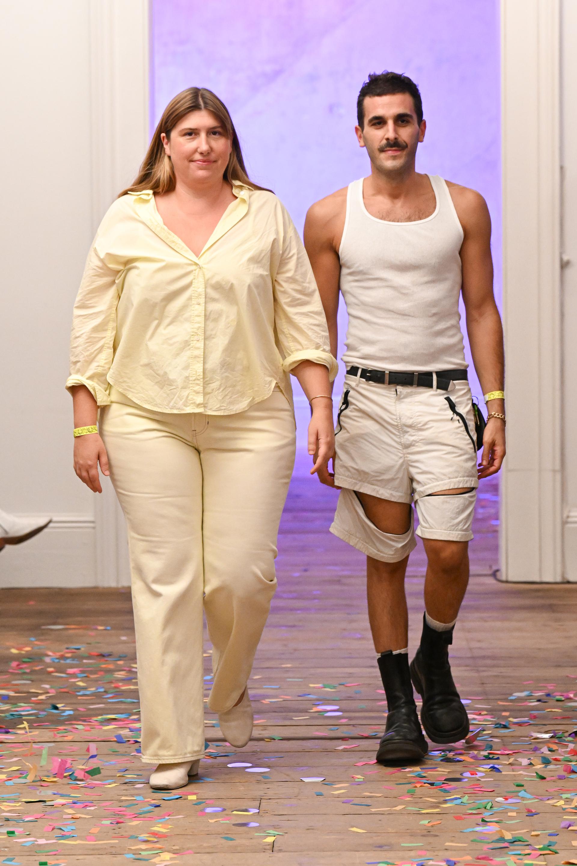 Eckhaus Latta SS27: New York Ease, Sheer Layers and J.Crew Classics Vanity Teen 虚荣青年 Eckhaus Latta SS27: New York Ease, Sheer Layers and J.Crew Classics Eckhaus Latta SS27: New York Ease, Sheer Layers and J.Crew Classics Vanity Teen 虚荣青年