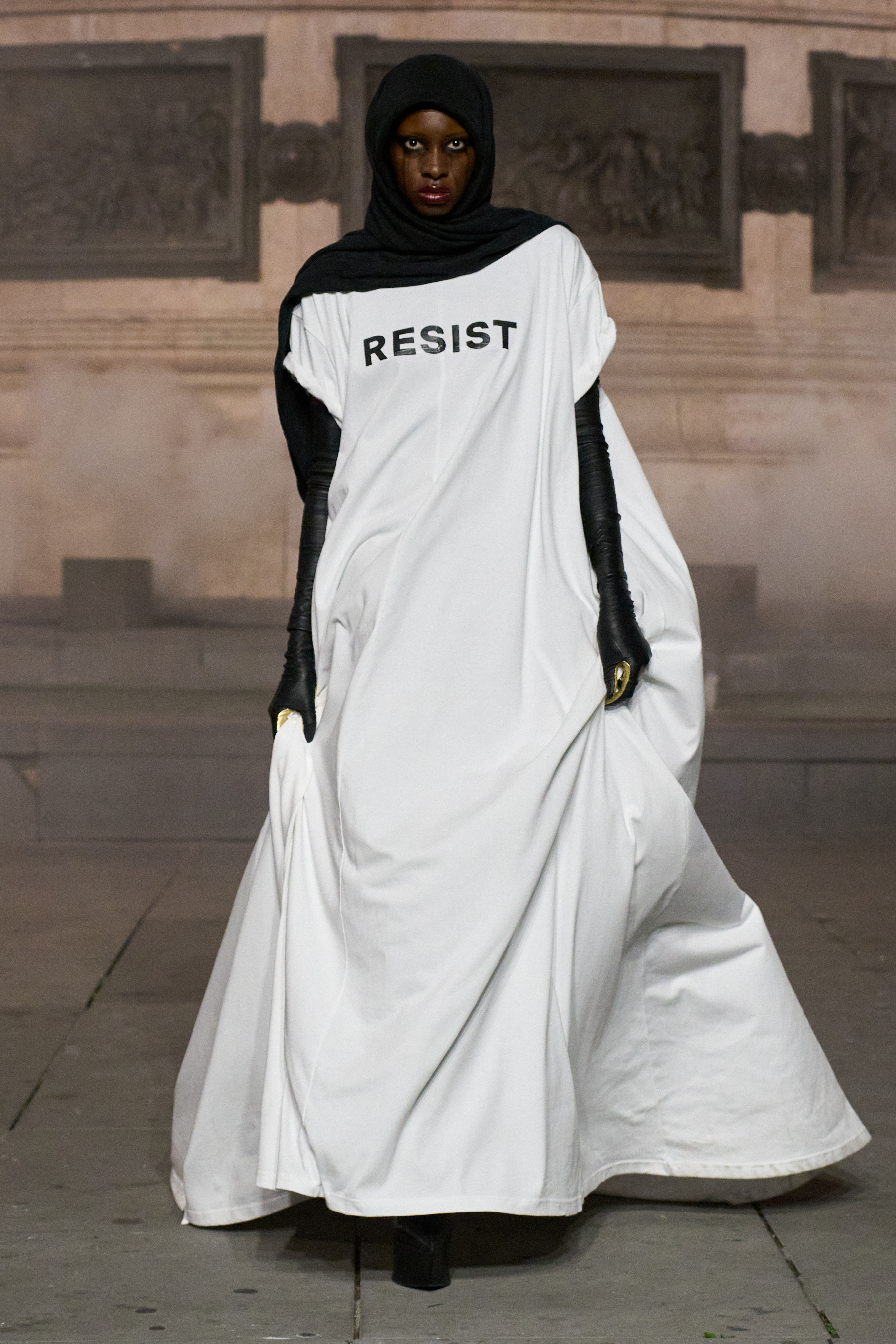 Matières Fécales SS27 Brings the Weight of Privilege Vanity Teen Matières Fécales SS27 Brings the Weight of Privilege Matières Fécales SS27 Brings the Weight of Privilege Vanity Teen