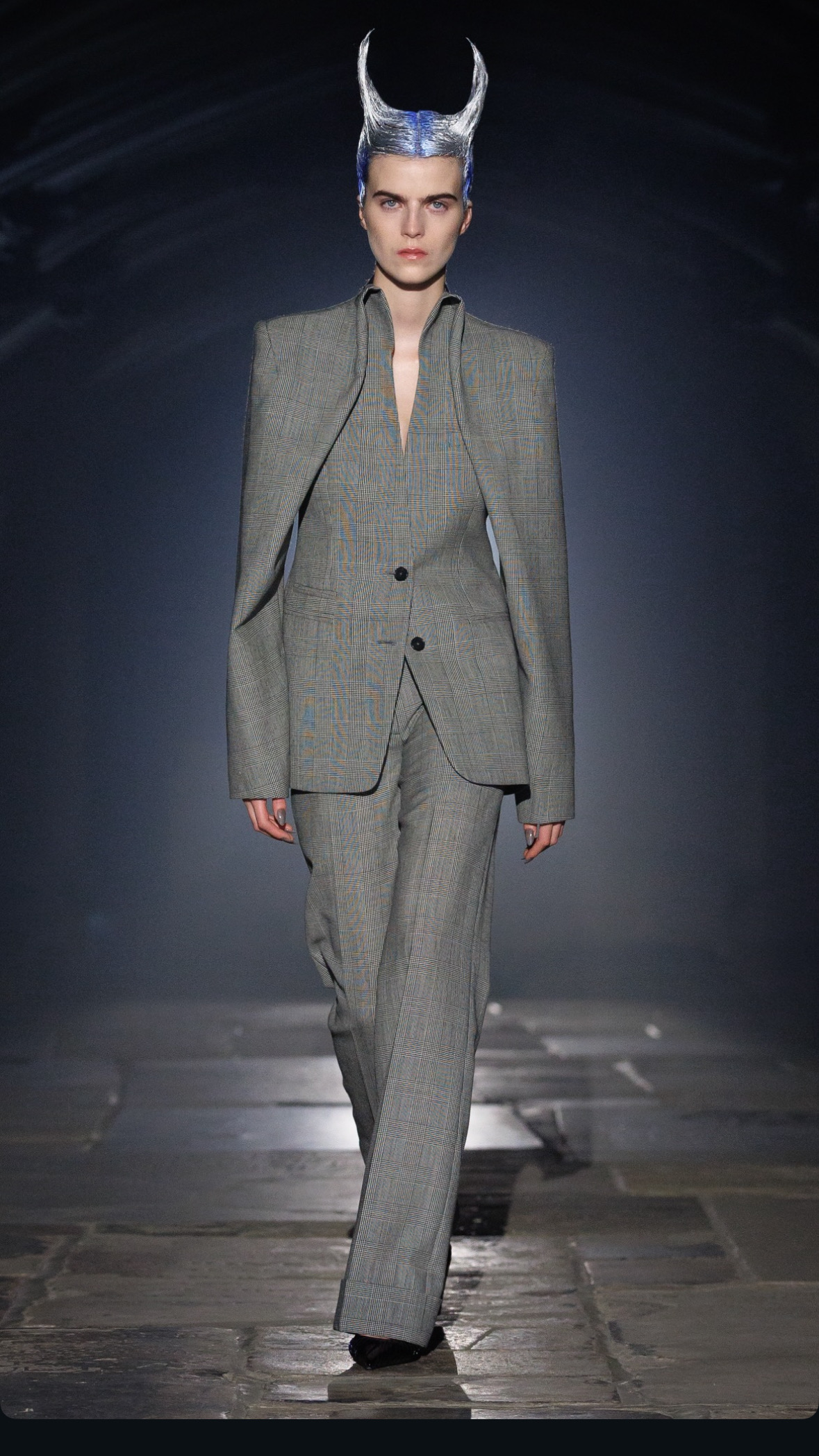 McQueen Comes Home: Spring/Summer 2027 and the Return of Rebellion Vanity Teen McQueen Comes Home: Spring/Summer 2027 and the Return of Rebellion McQueen Comes Home: Spring/Summer 2027 and the Return of Rebellion Vanity Teen
