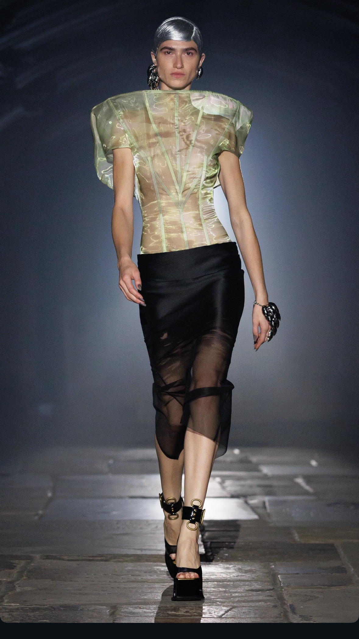 McQueen Comes Home: Spring/Summer 2027 and the Return of Rebellion Vanity Teen McQueen Comes Home: Spring/Summer 2027 and the Return of Rebellion McQueen Comes Home: Spring/Summer 2027 and the Return of Rebellion Vanity Teen